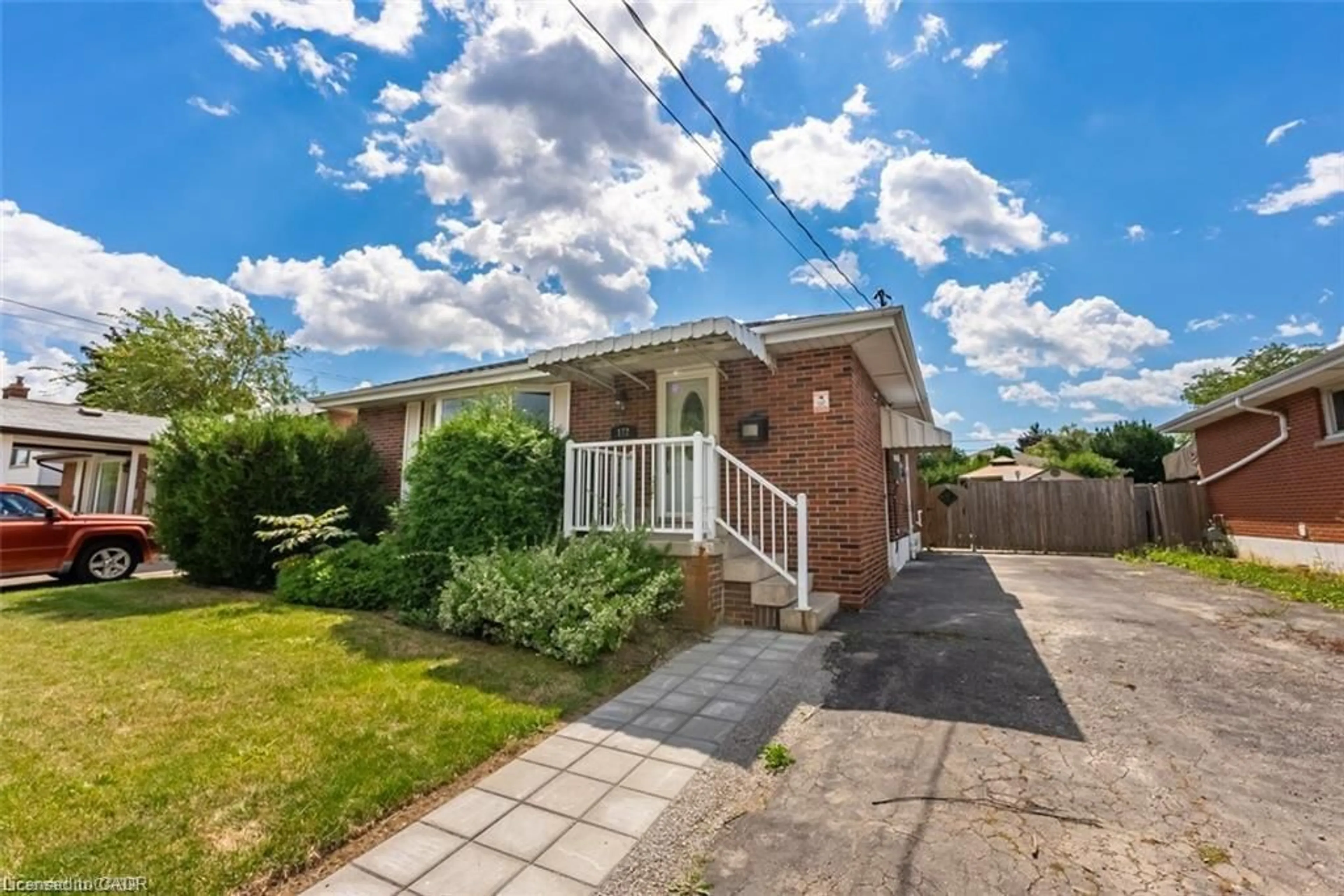 Unknown for 172 Fennell Ave #Upper, Hamilton Ontario L9A 1S3