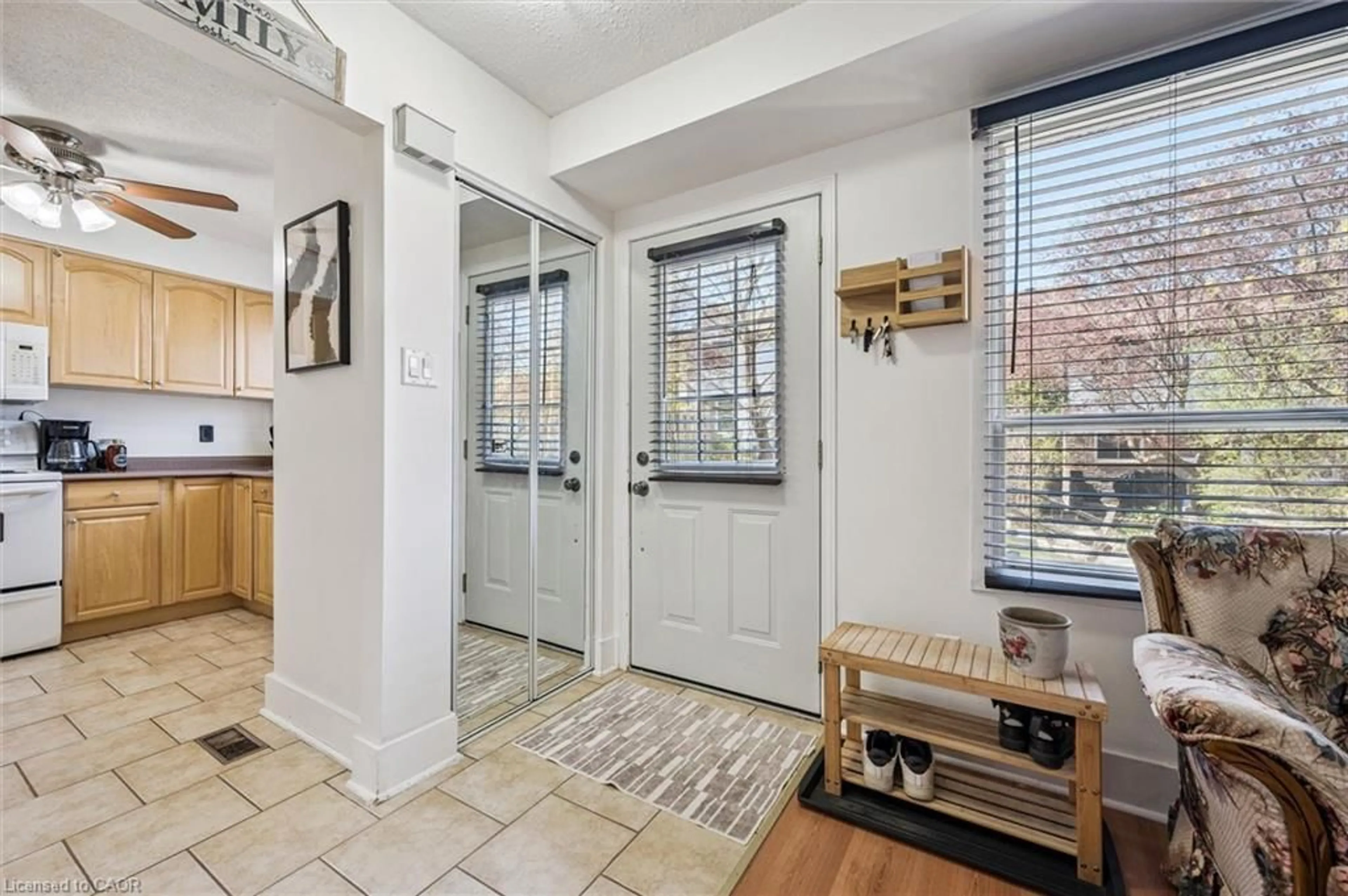 Indoor entryway for 385 Pioneer Dr #5, Kitchener Ontario N2P 1L8