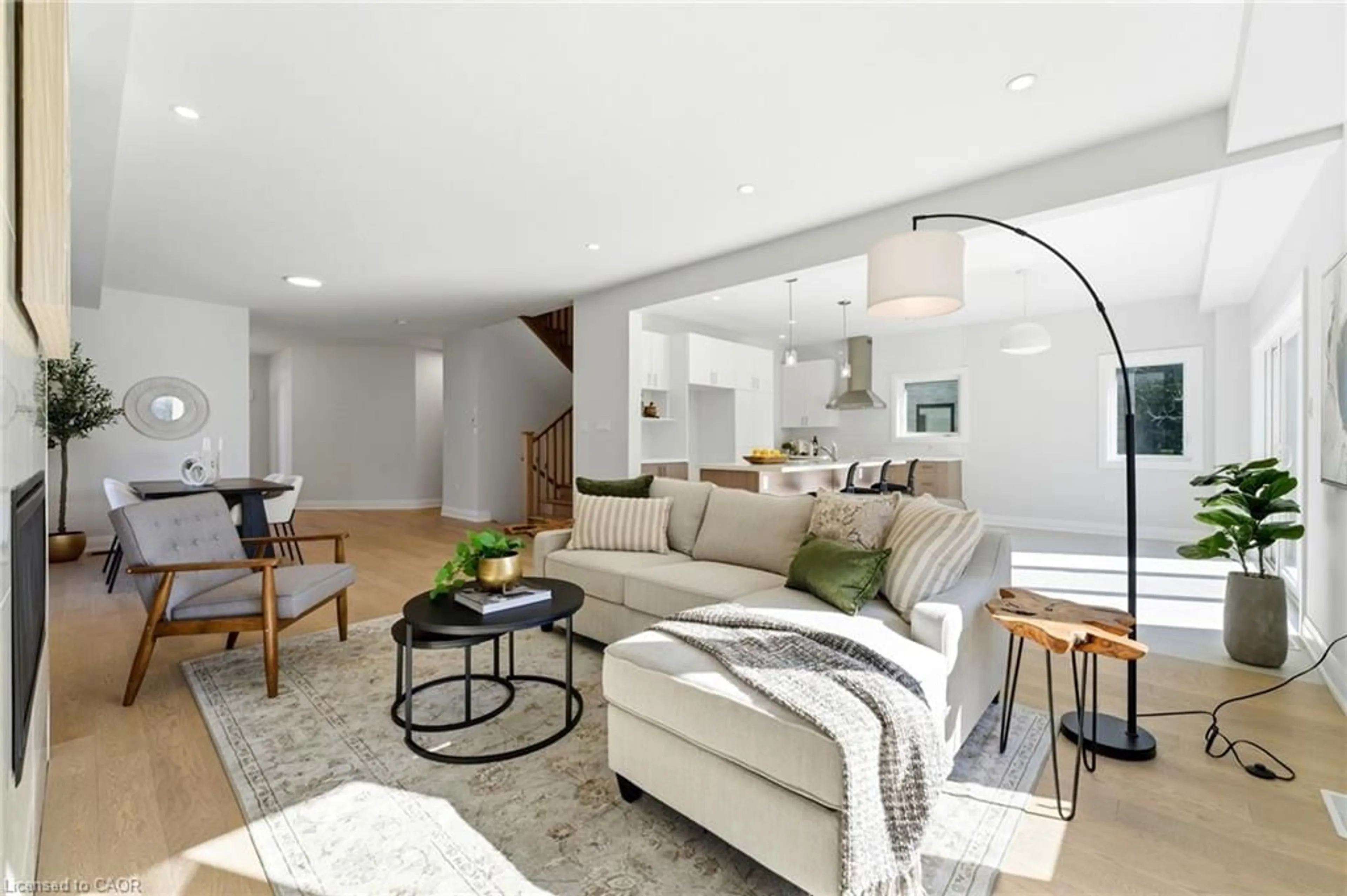 Living room with furniture, unknown for 19 Woodvalley Crt, Hamilton Ontario L9B 2S7