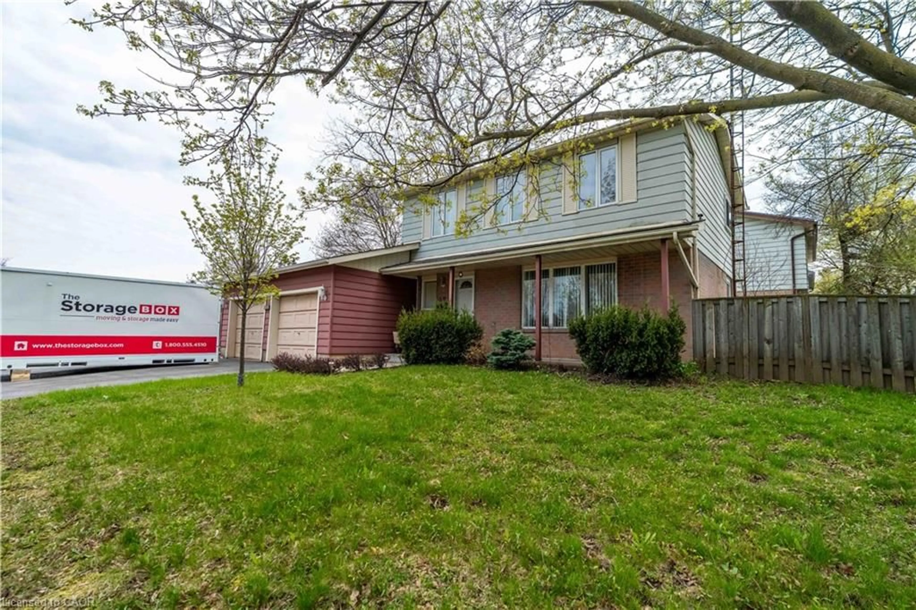 Home with vinyl exterior material, street for 519 Brigadoon Dr, Hamilton Ontario L9C 6C9