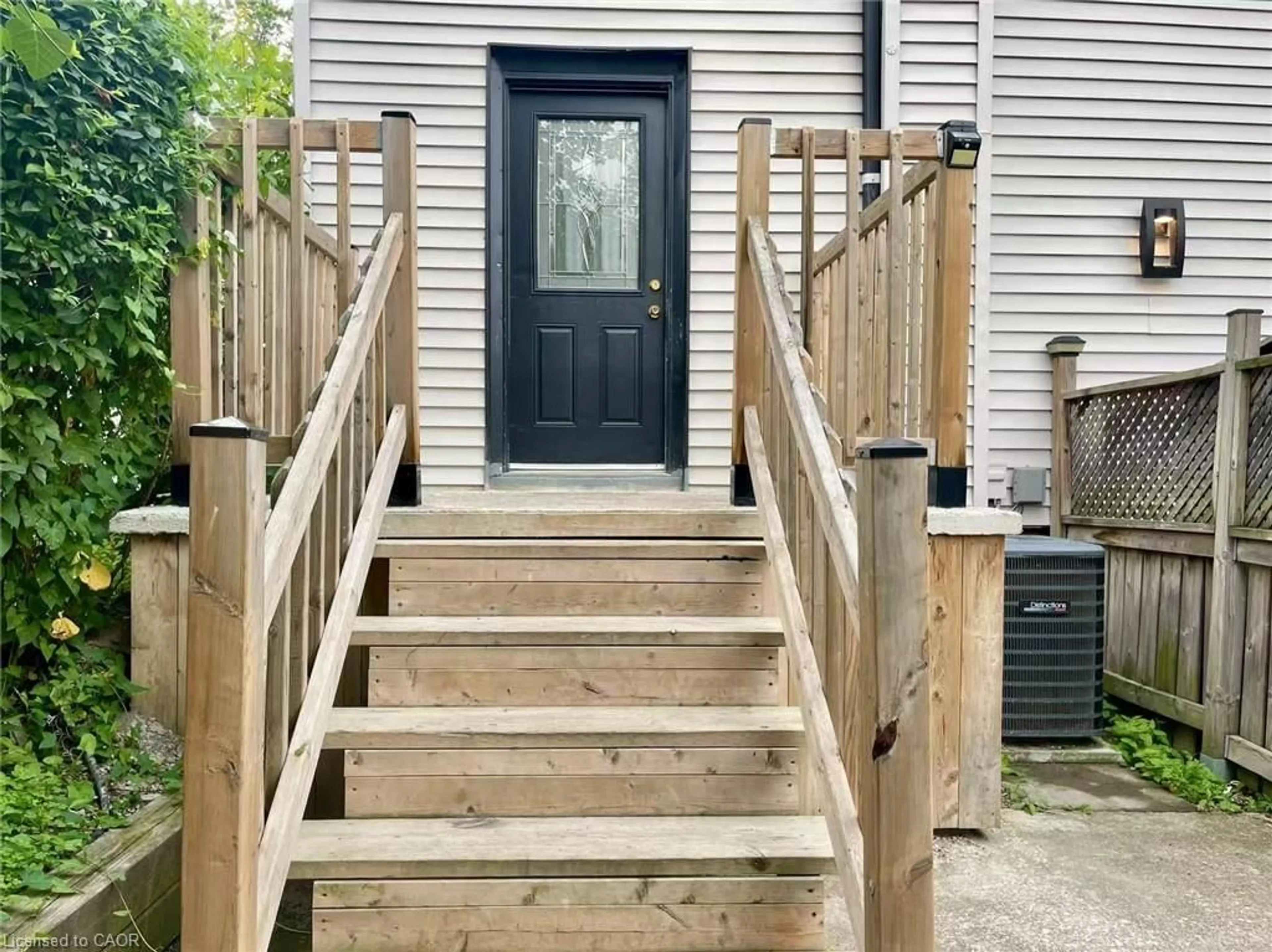 Stairs for 12 Carleton St, Thorold Ontario L2V 2A3