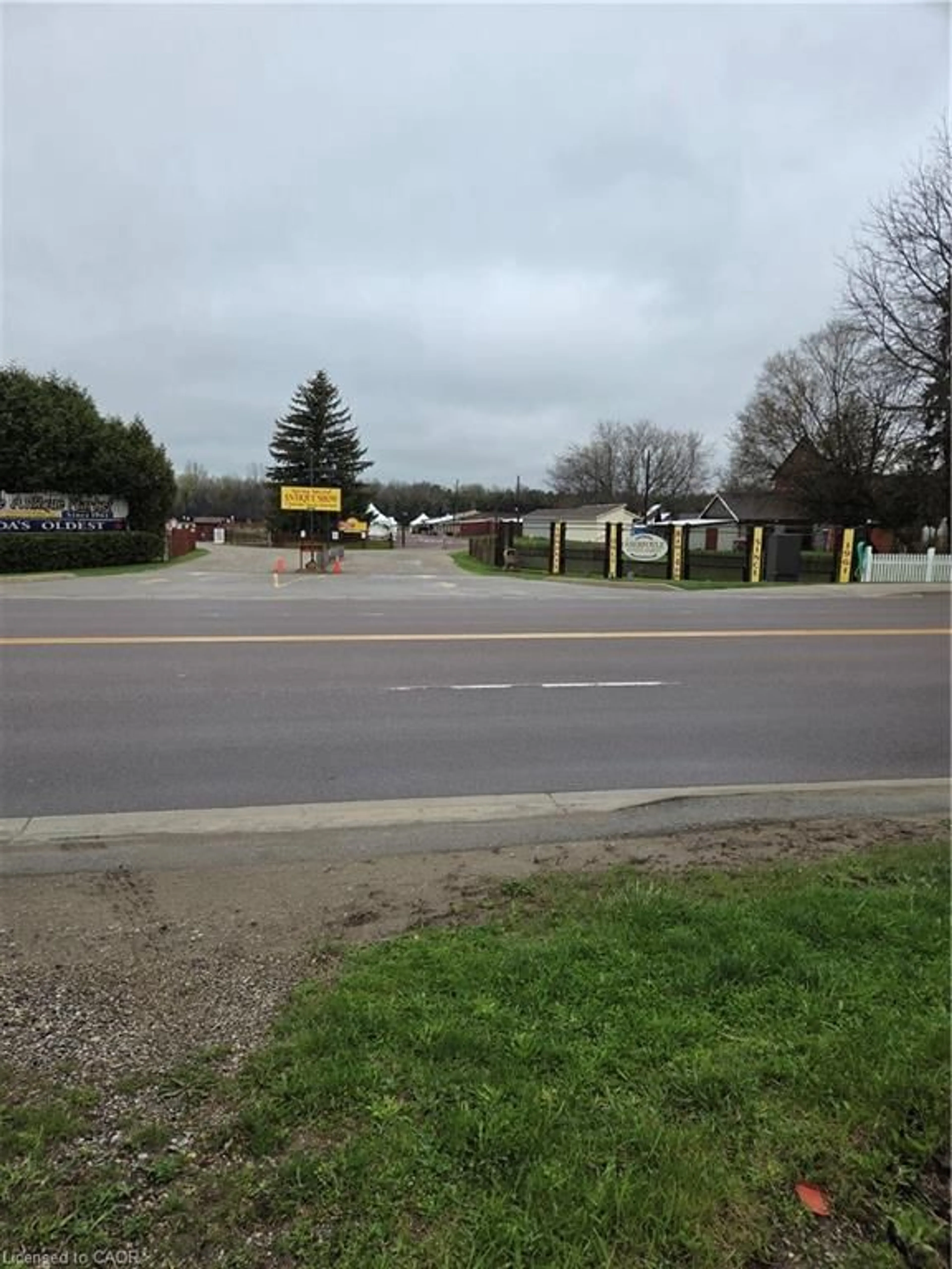 Blurry image for 56 Brock Rd S Rd, Puslinch Ontario N1H 6H9