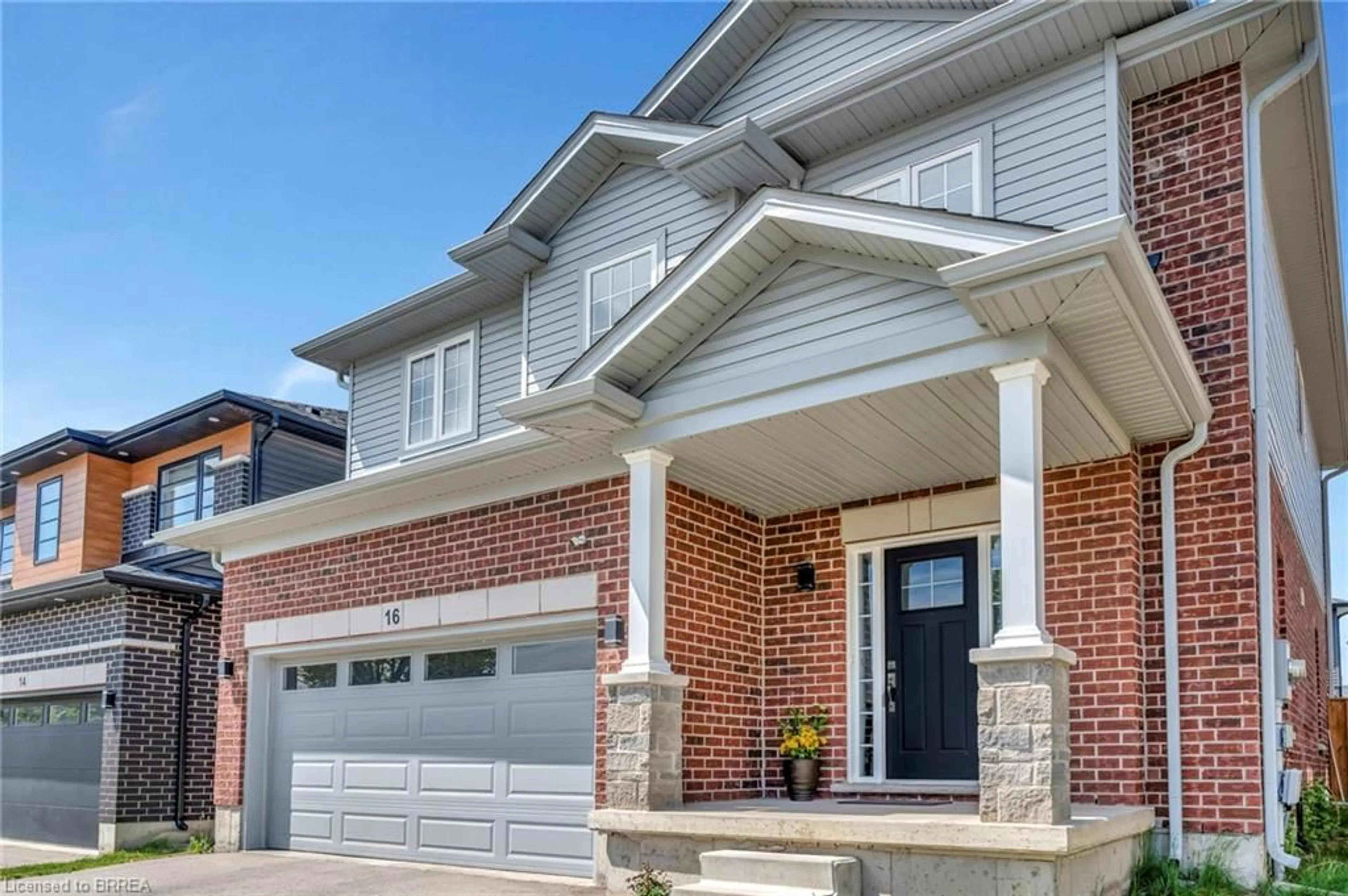 Home with brick exterior material, street for 16 Cumberland St, Brantford Ontario N3S 7J6