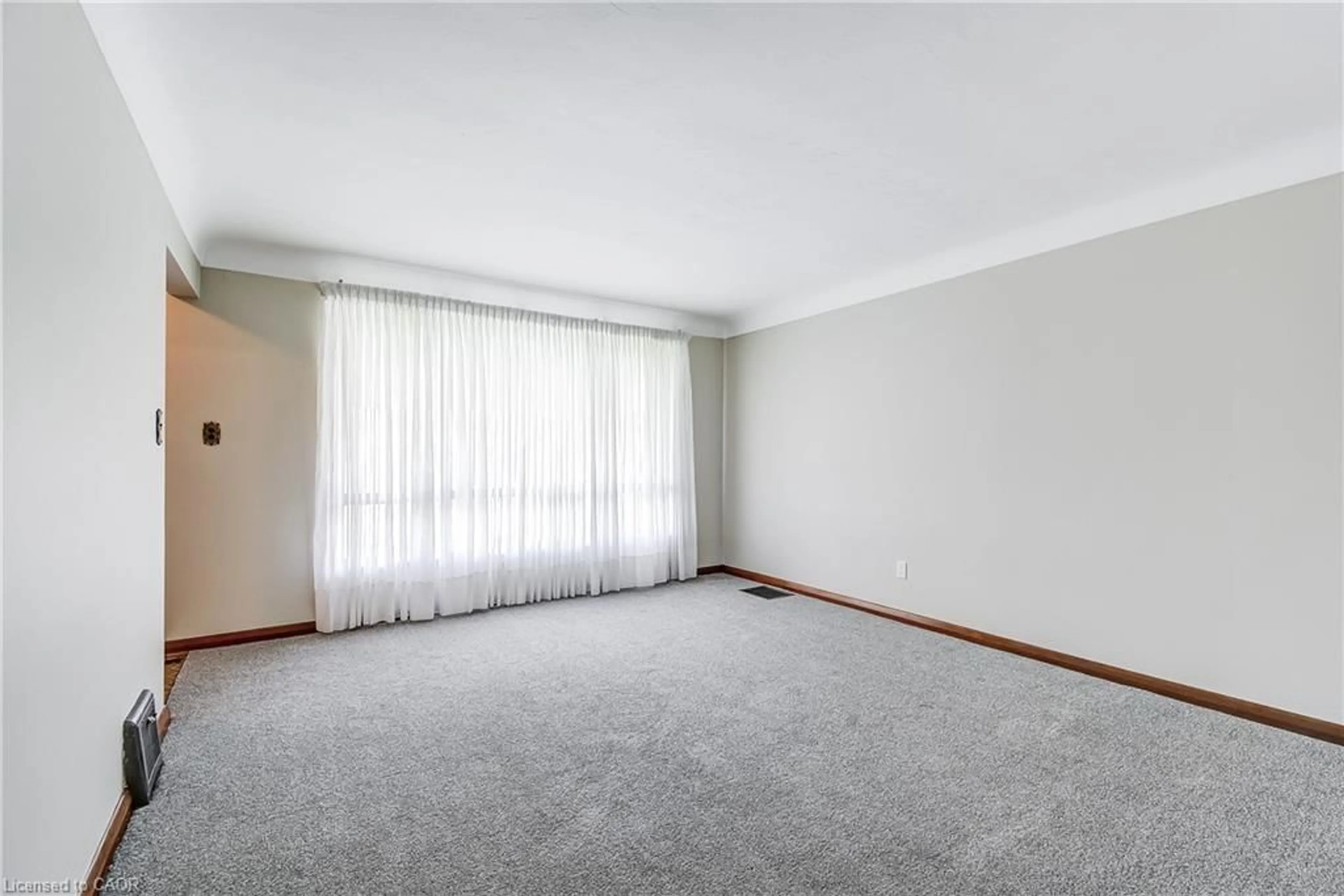 A pic of a room for 23 Fernwood Cres, Hamilton Ontario L8T 3L2