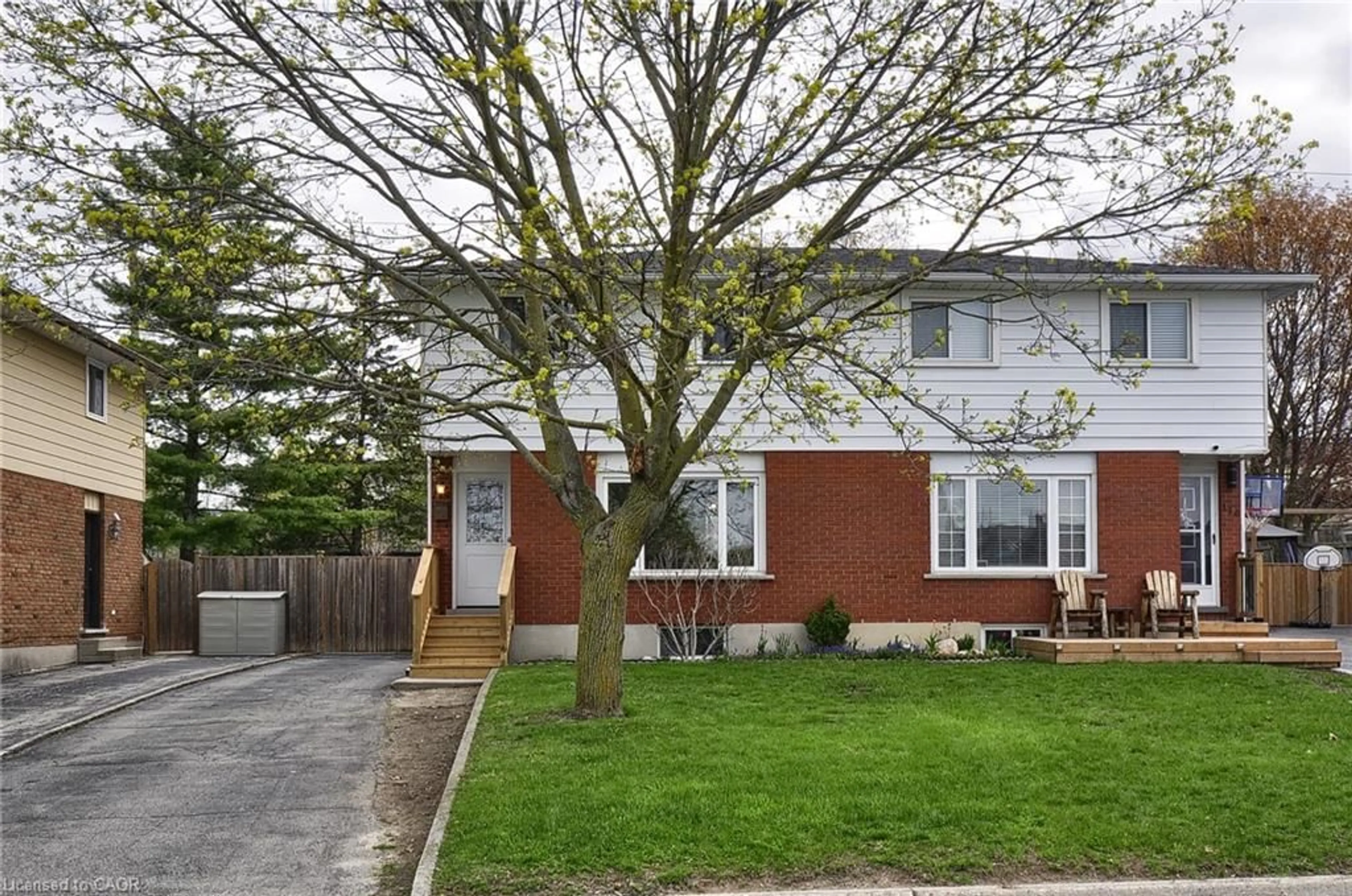 Home with brick exterior material, street for 114 Bakersfield Dr, Cambridge Ontario N1R 6X6