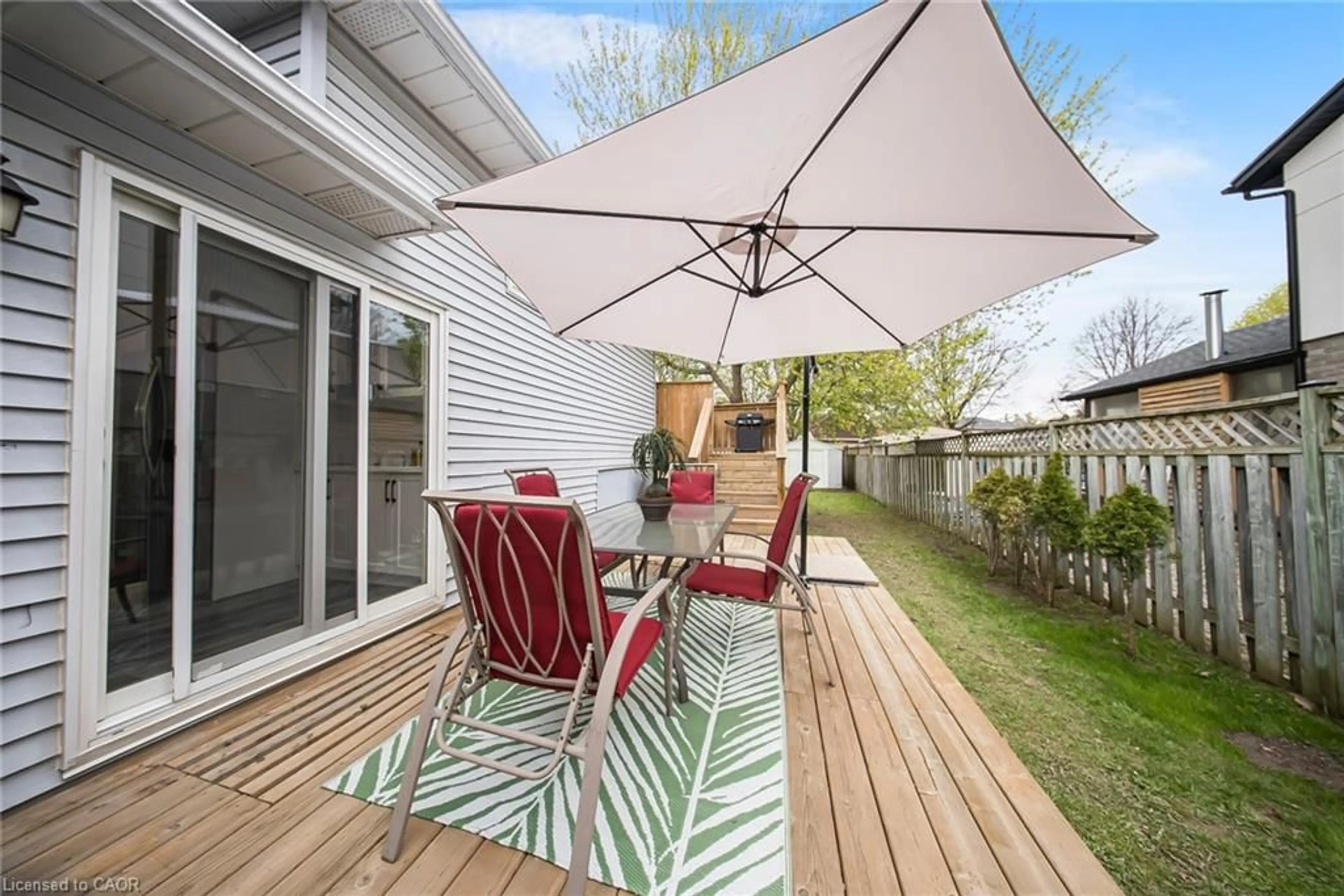 Patio, street for 276 Biehn Dr, Kitchener Ontario N2R 1B2