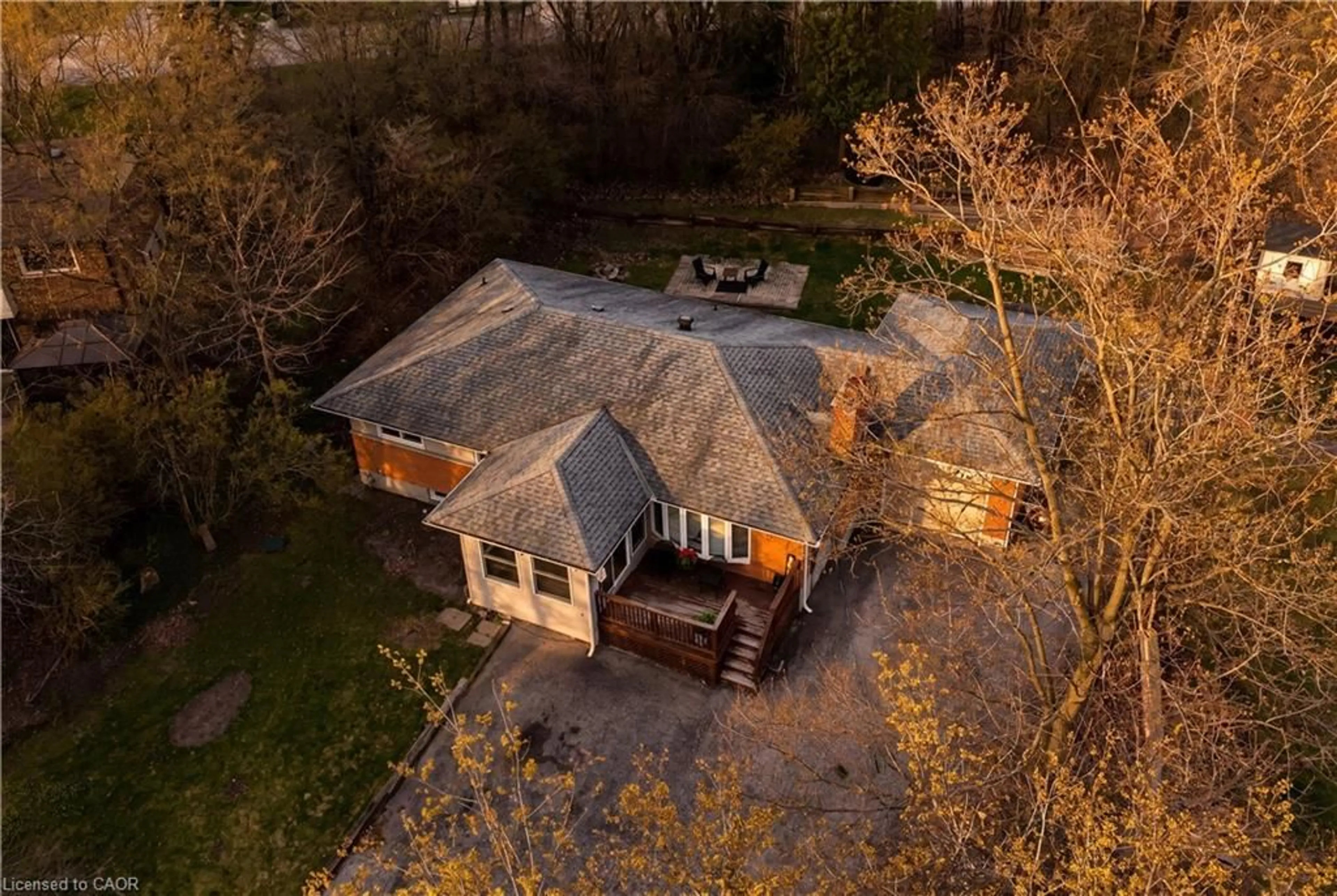 A pic from outside/outdoor area/front of a property/back of a property/a pic from drone, building for 7226 Wellington Road 124, Guelph/Eramosa Ontario N1H 6J3