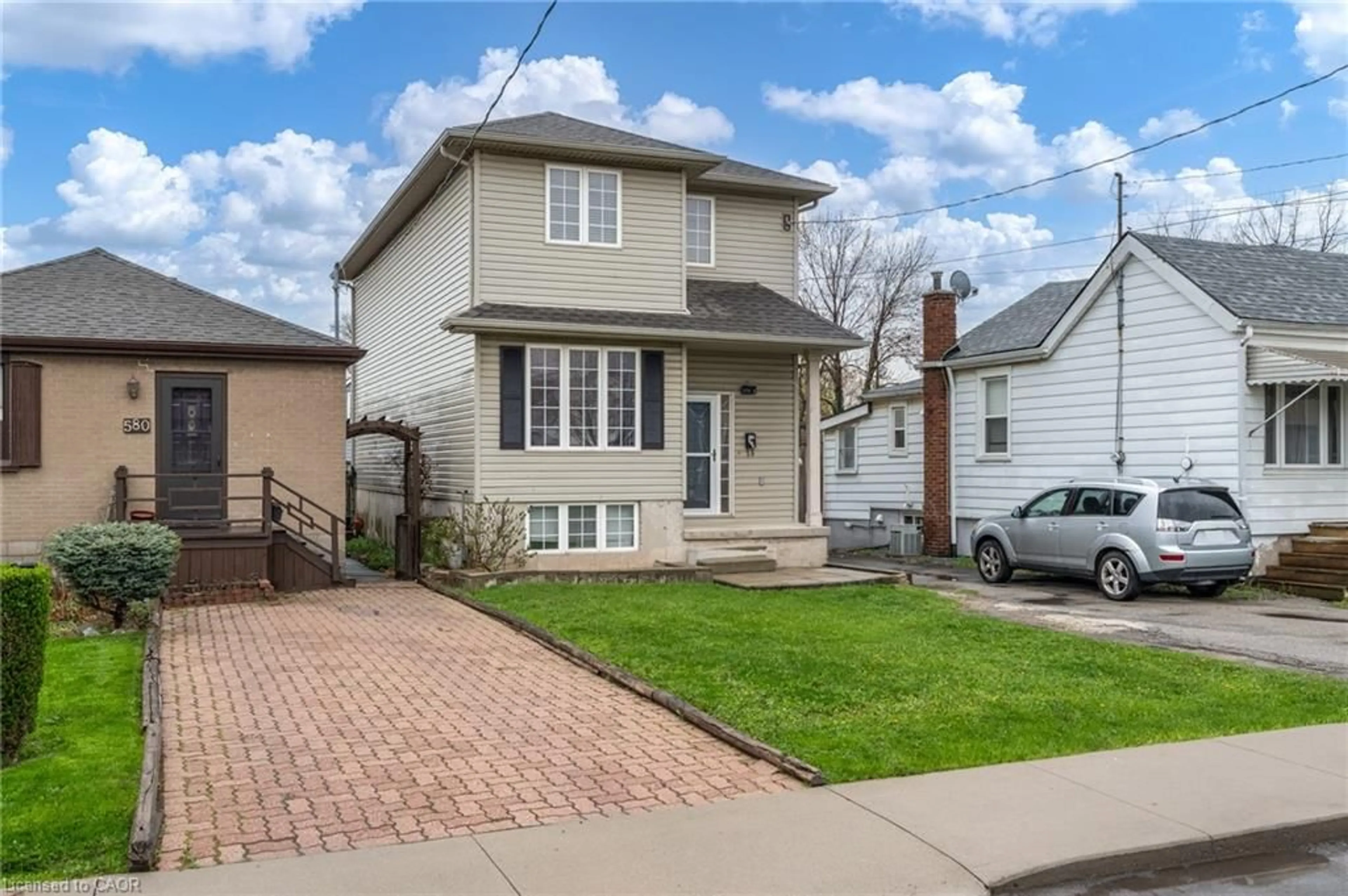 Unknown for 578 1/2 Barnaby St, Hamilton Ontario L8H 6T9