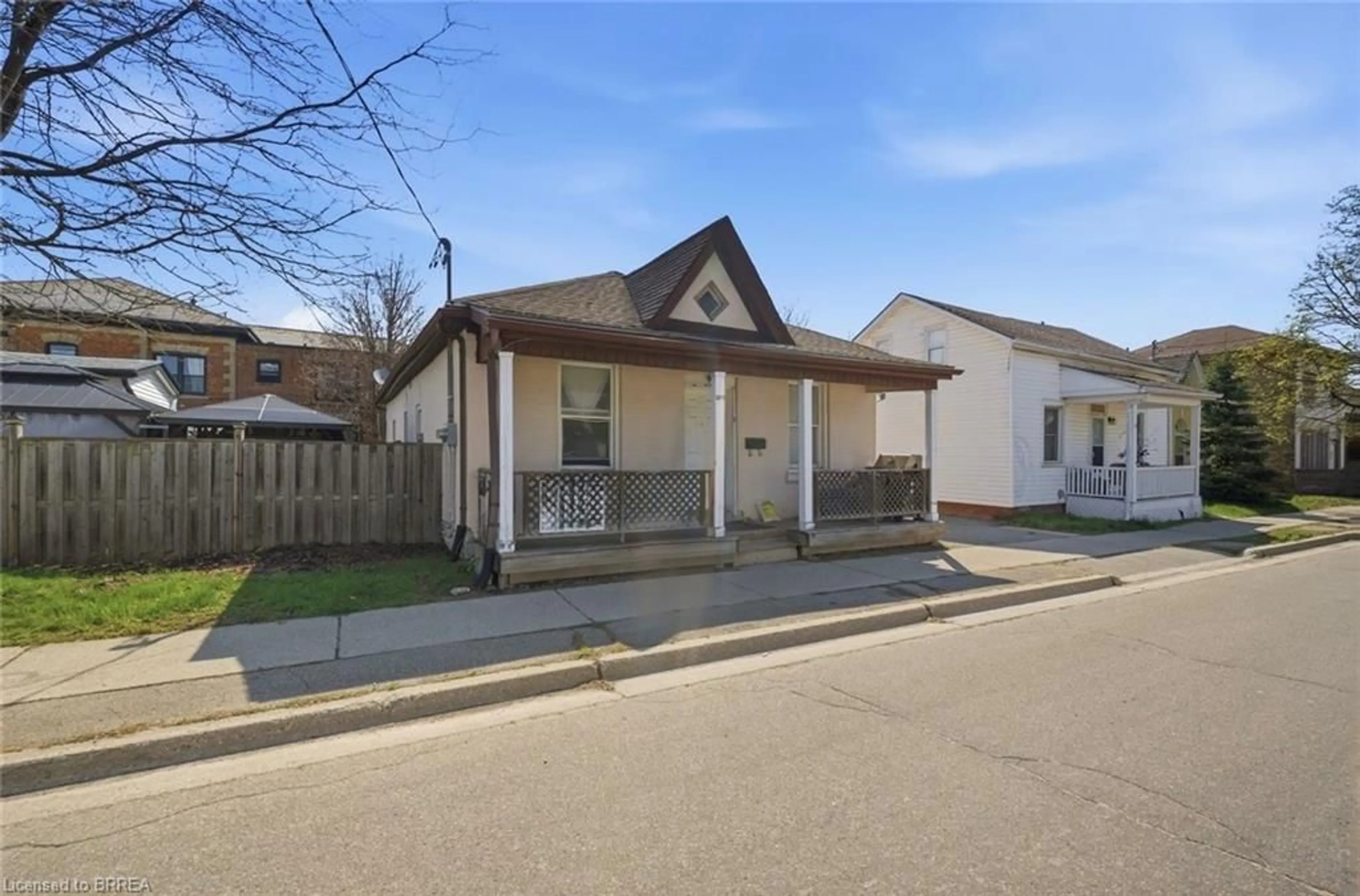 Unknown for 103 Queen St, Brantford Ontario N3T 3C1