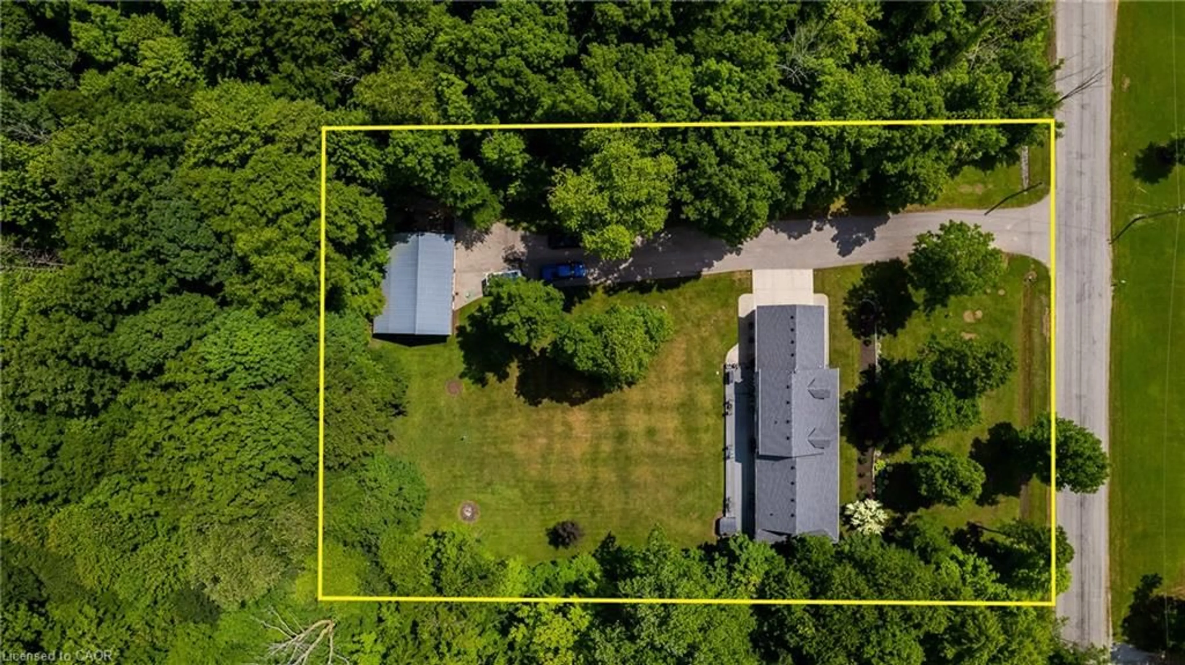 A pic from outside/outdoor area/front of a property/back of a property/a pic from drone, street for 1239 Conc 6 Townsend Rd, Waterford Ontario N0E 1Y0