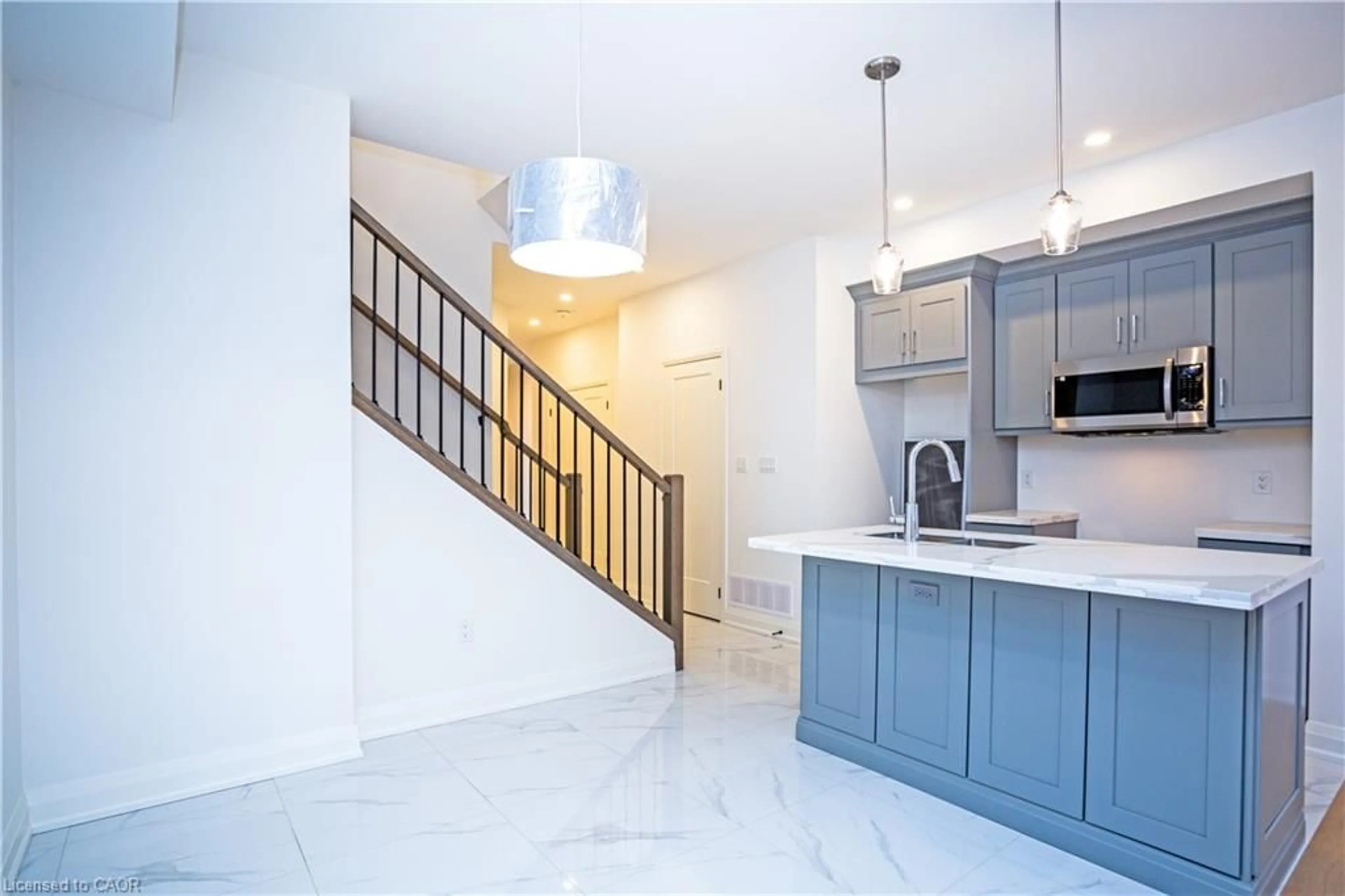 Open concept kitchen, unknown for 31 Dana Dr, Hamilton Ontario L9A 3H7