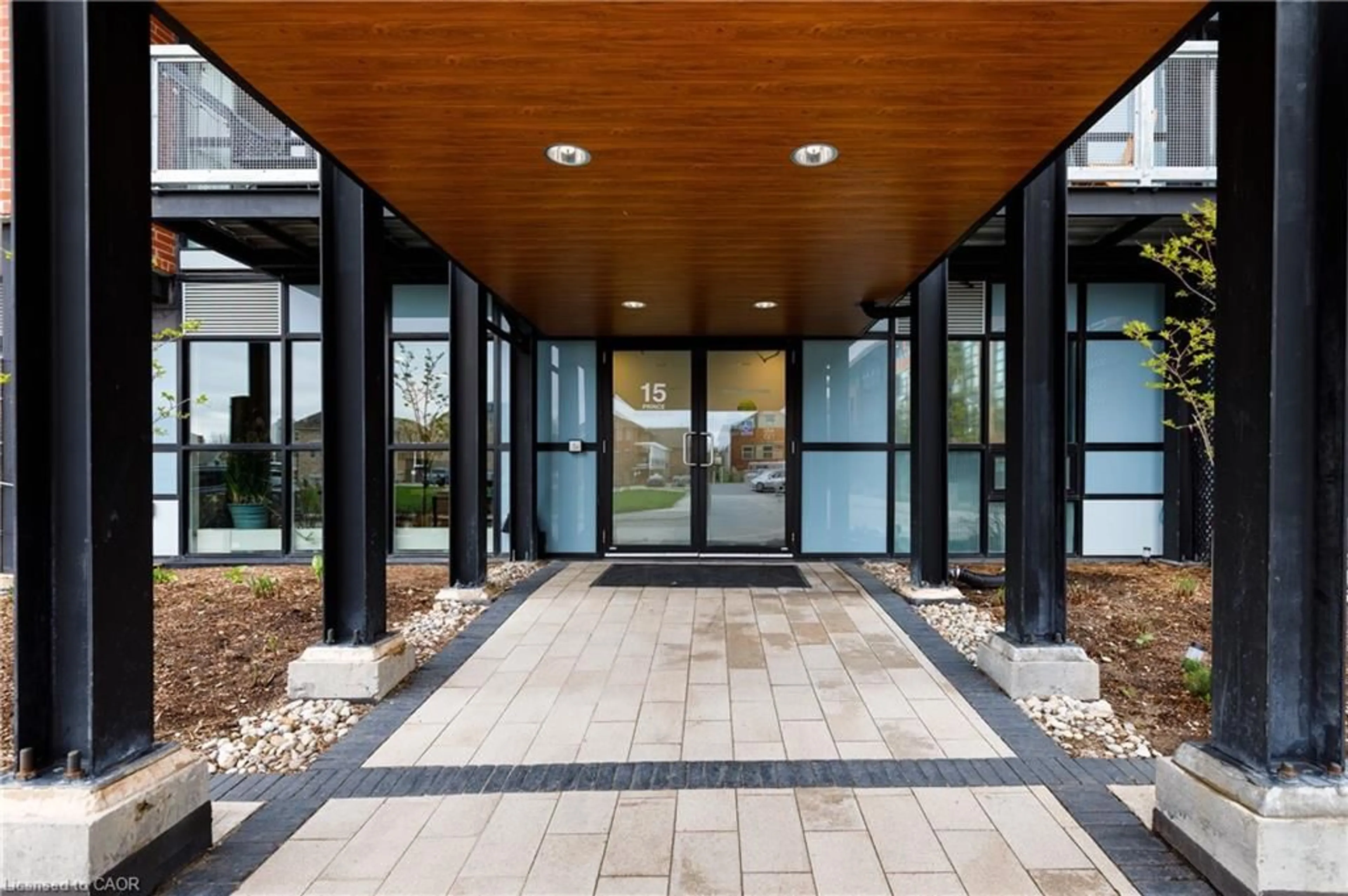 Indoor foyer for 15 Prince Albert Blvd #318, Kitchener Ontario N2H 0C2