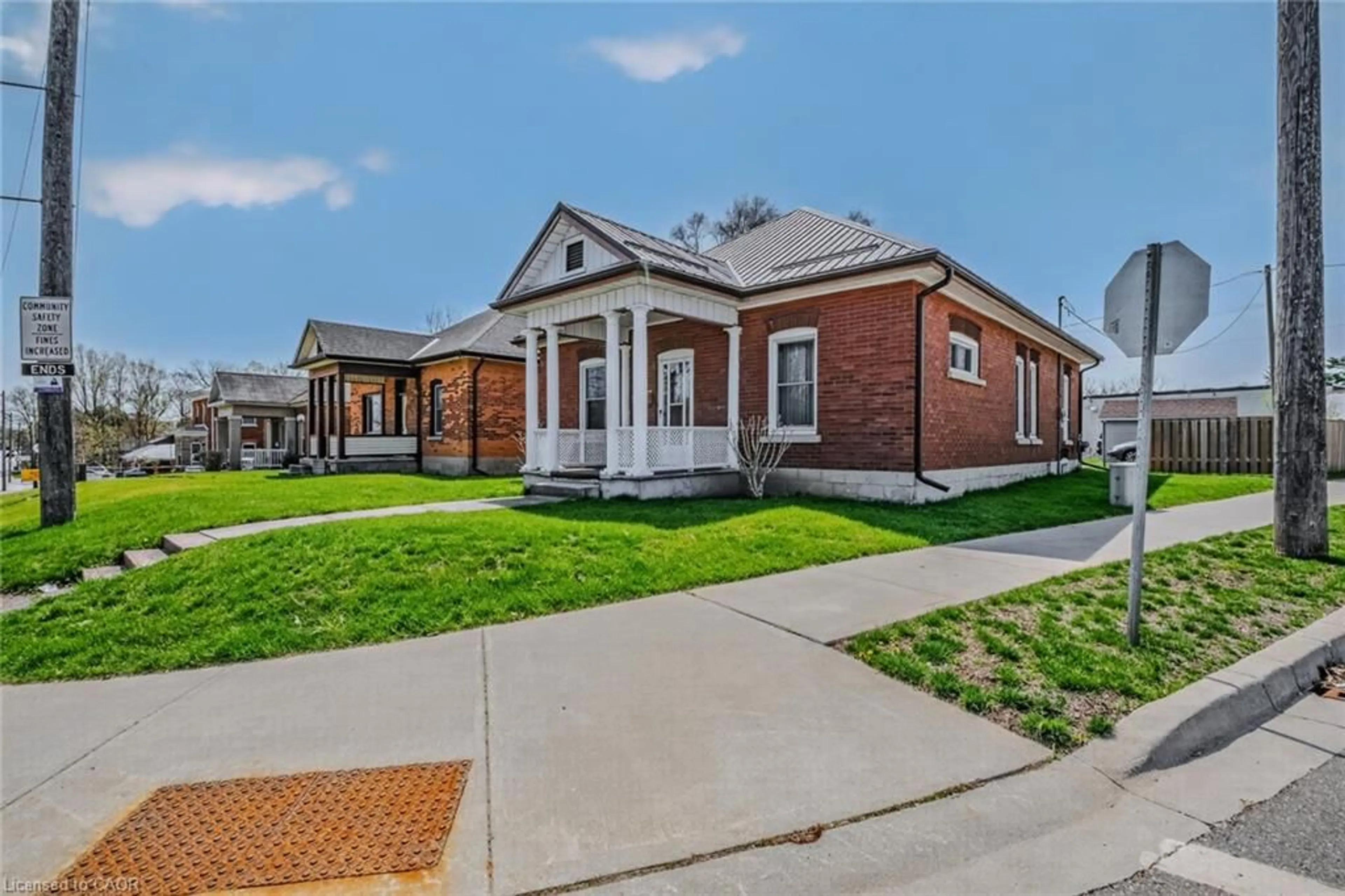 Home with brick exterior material, street for 578 Norfolk St, Simcoe Ontario N3Y 3P9