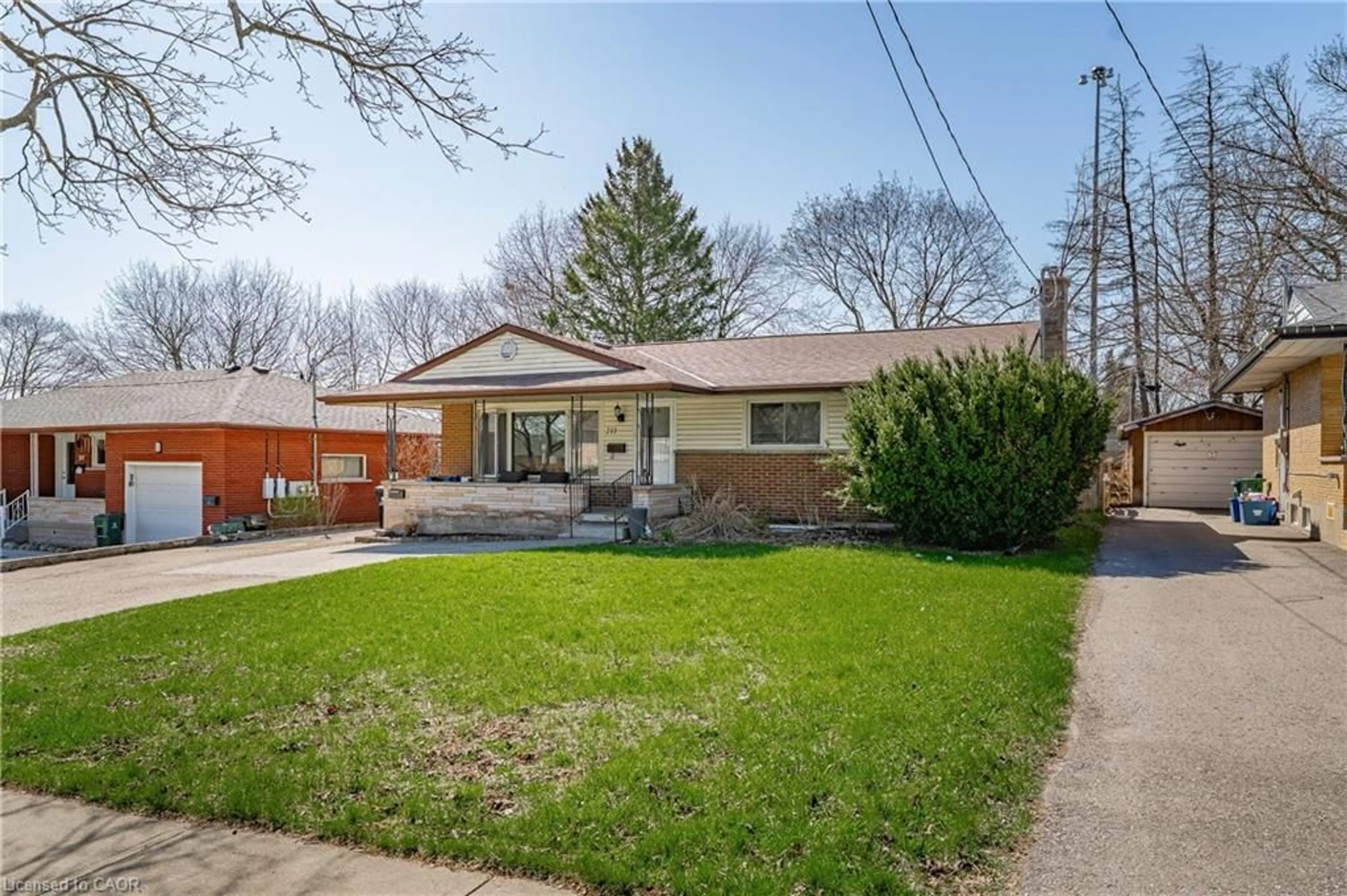 Home with brick exterior material, street for 211 Dixon St, Kitchener Ontario N2G 3E8