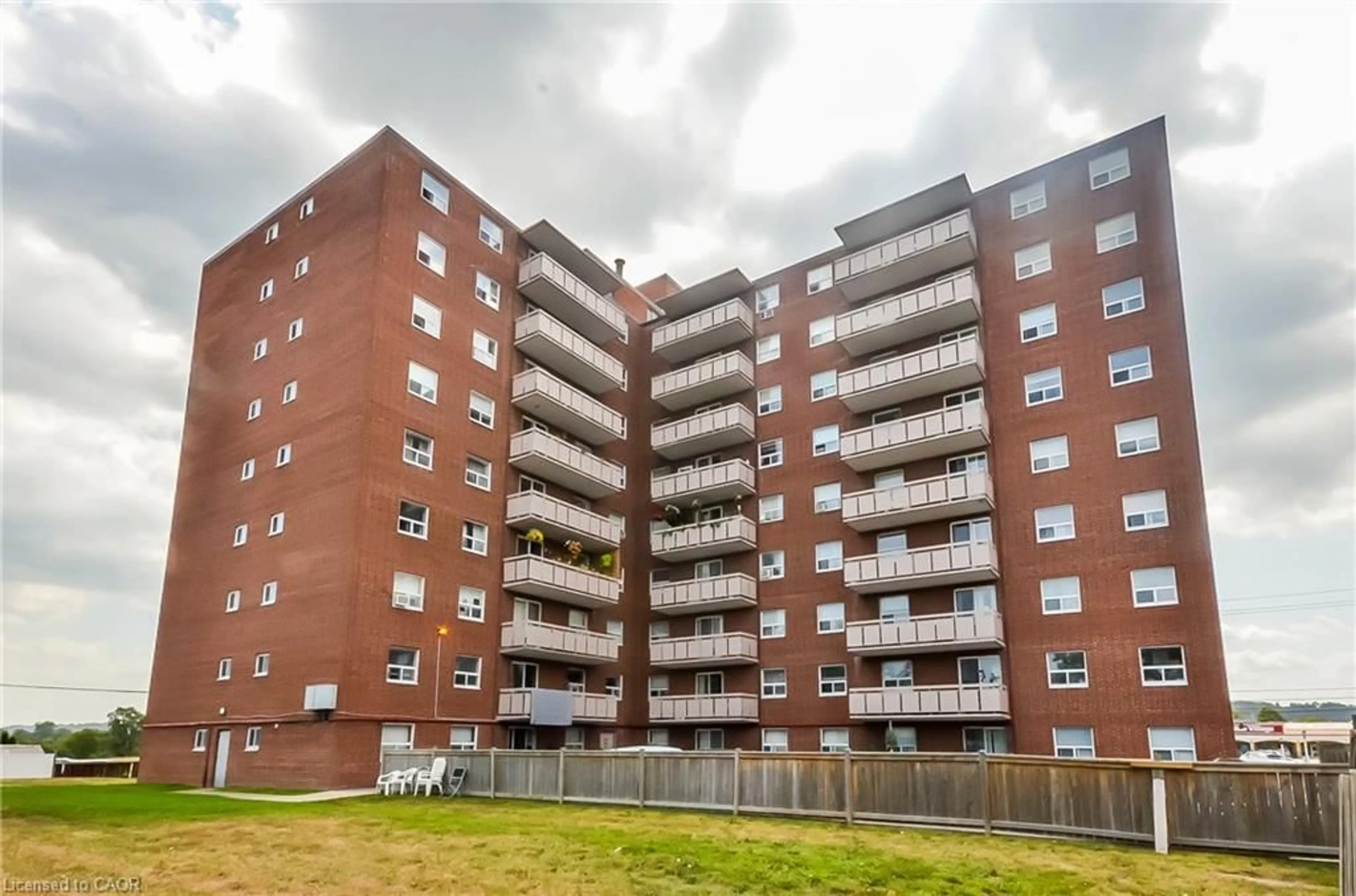 A pic from outside/outdoor area/front of a property/back of a property/a pic from drone, building for 851 Queenston Rd #208, Stoney Creek Ontario L8G 1B4