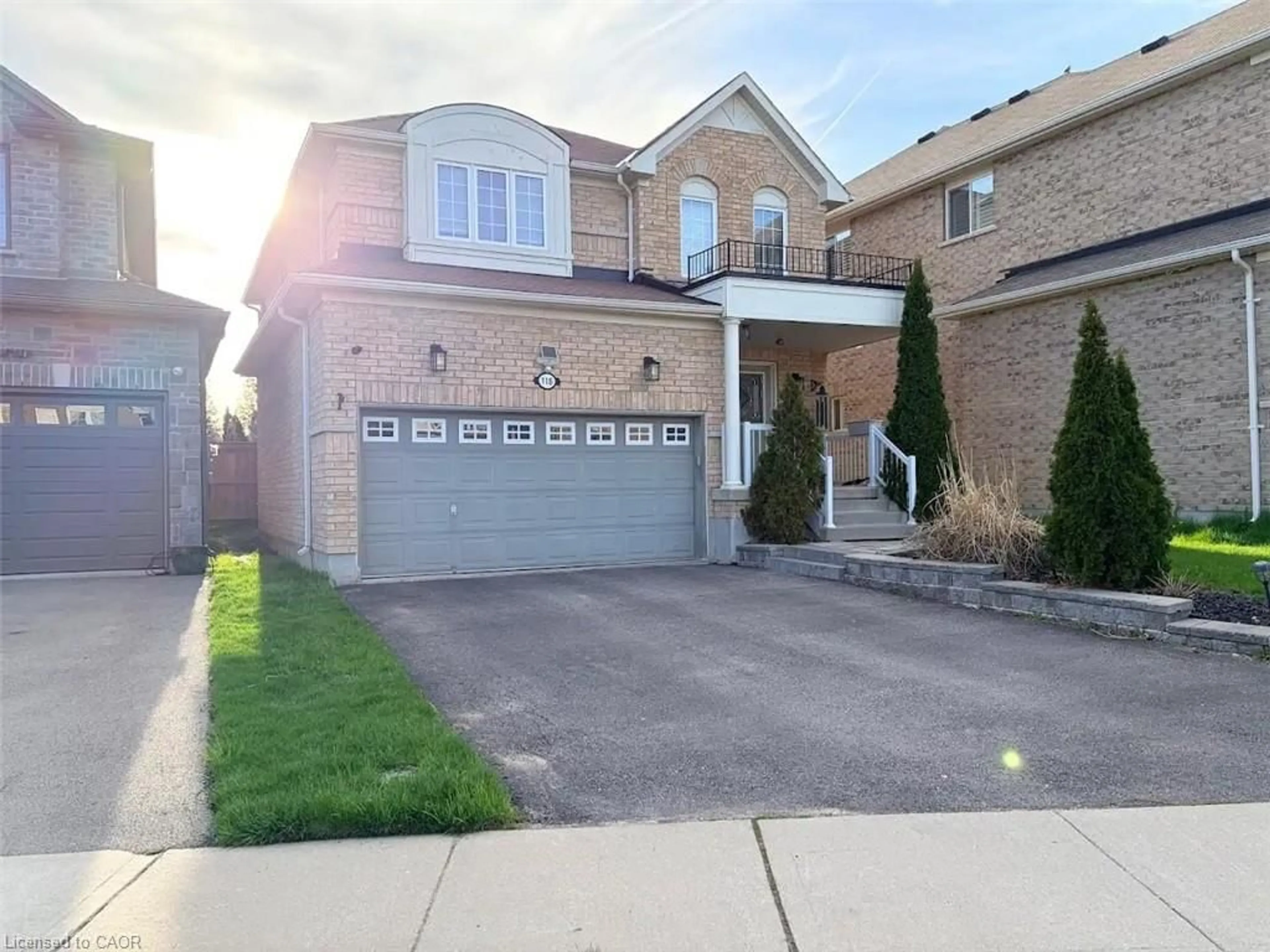 Home with brick exterior material, street for 118 Thomas Ave, Brantford Ontario N3S 7V4