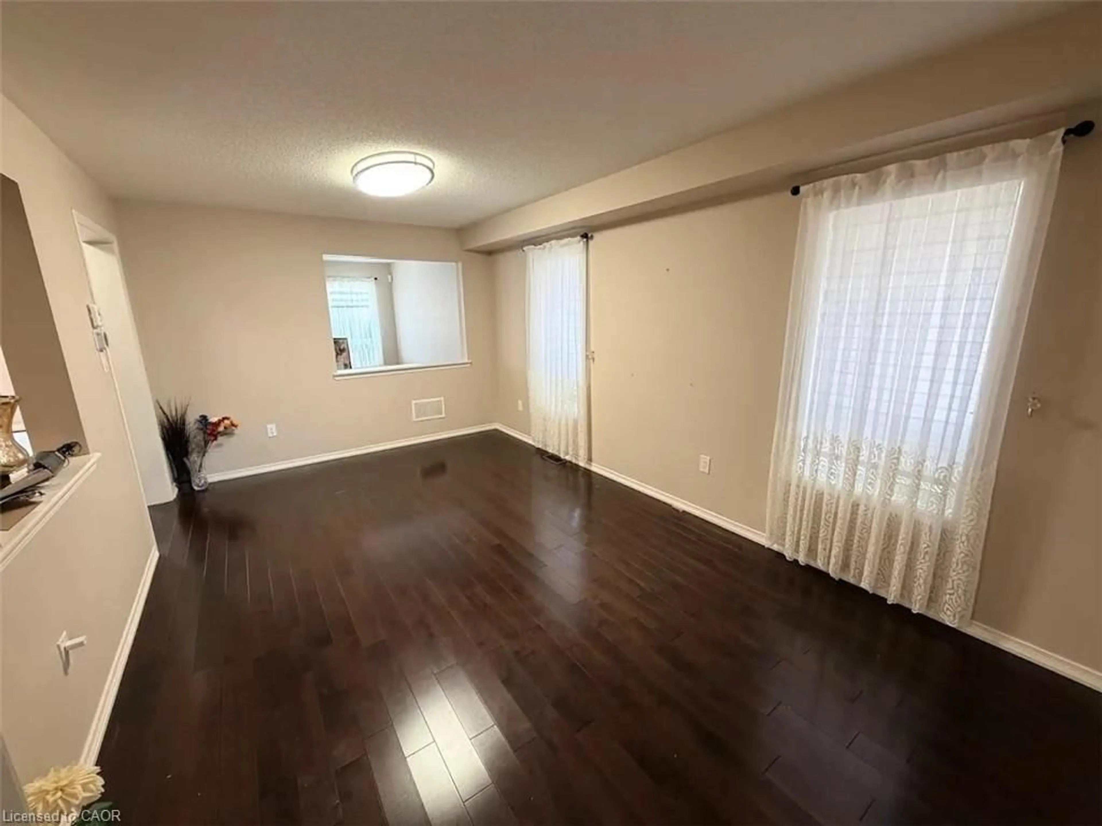 A pic of a room for 118 Thomas Ave, Brantford Ontario N3S 7V4