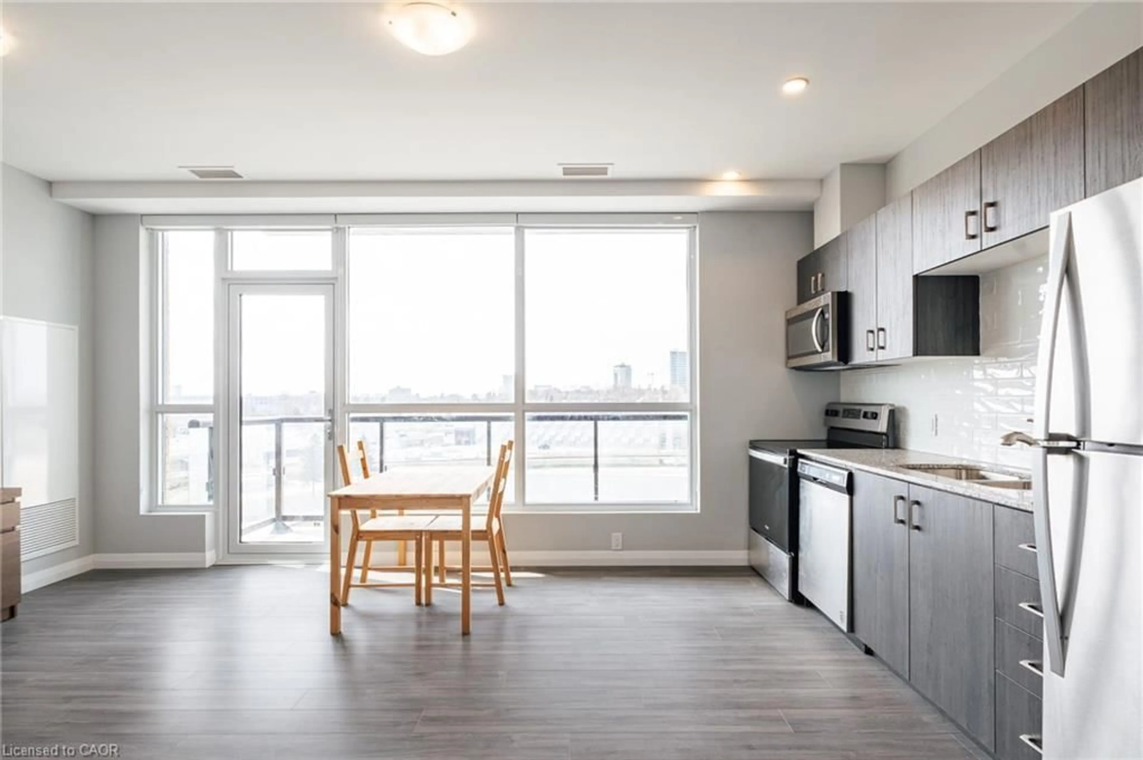 Open concept kitchen, unknown for 104 Garment St, Kitchener Ontario N2G 0C8