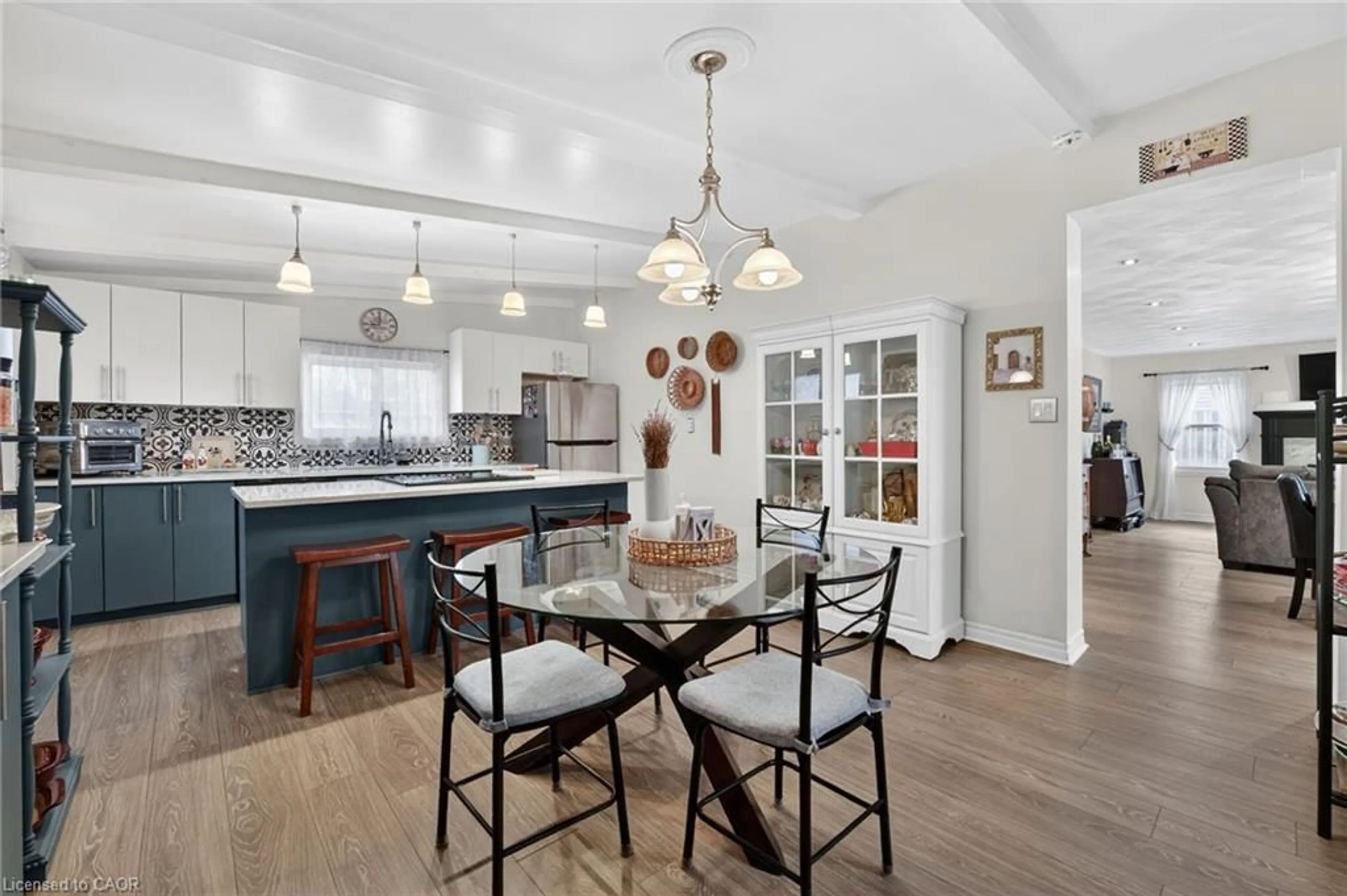 Open concept kitchen, unknown for 6150 Church's Lane, Niagara Falls Ontario L2J 3Z7