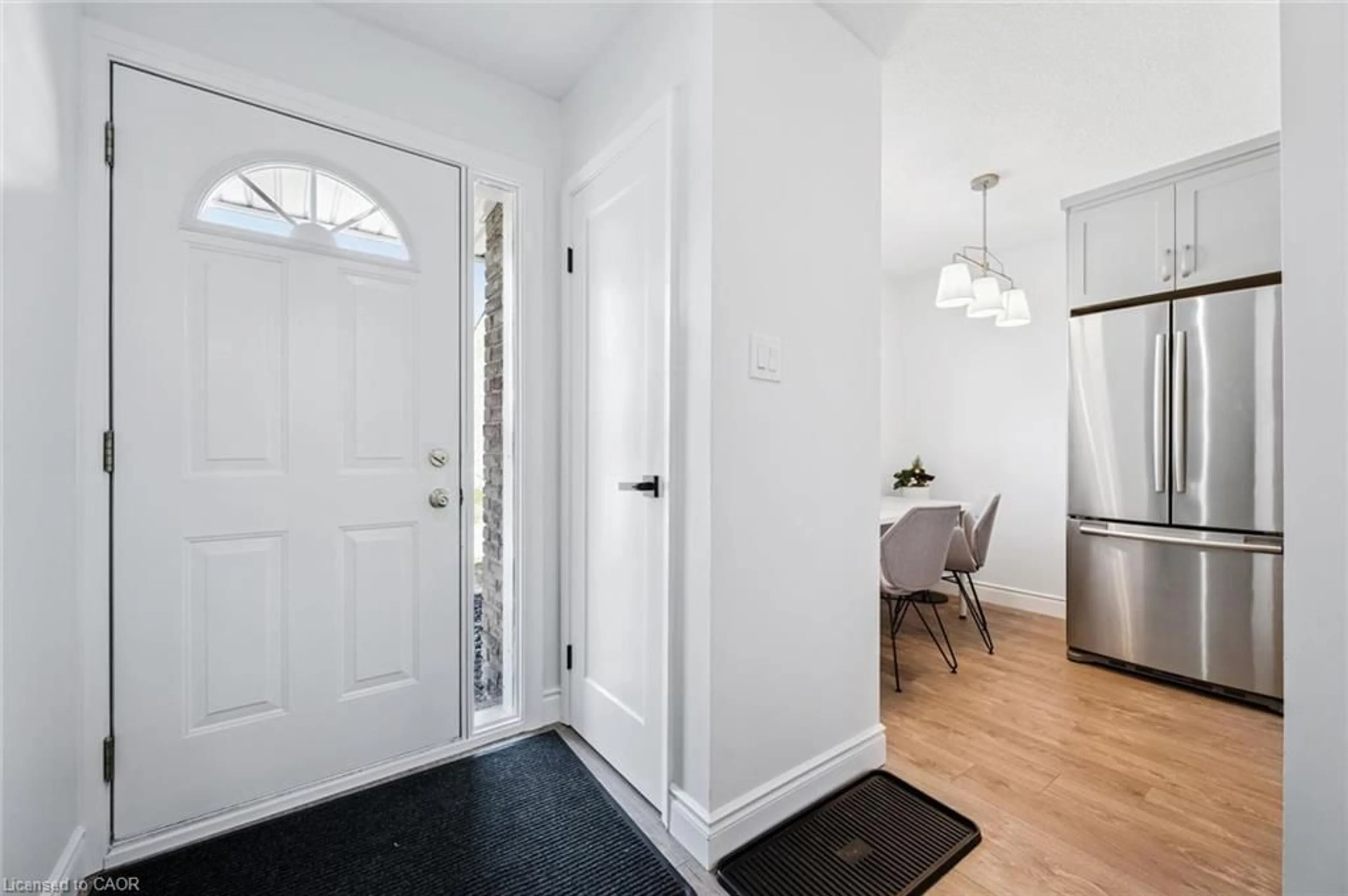 Indoor entryway for 224G Harvard Pl, Waterloo Ontario N2J 4G2