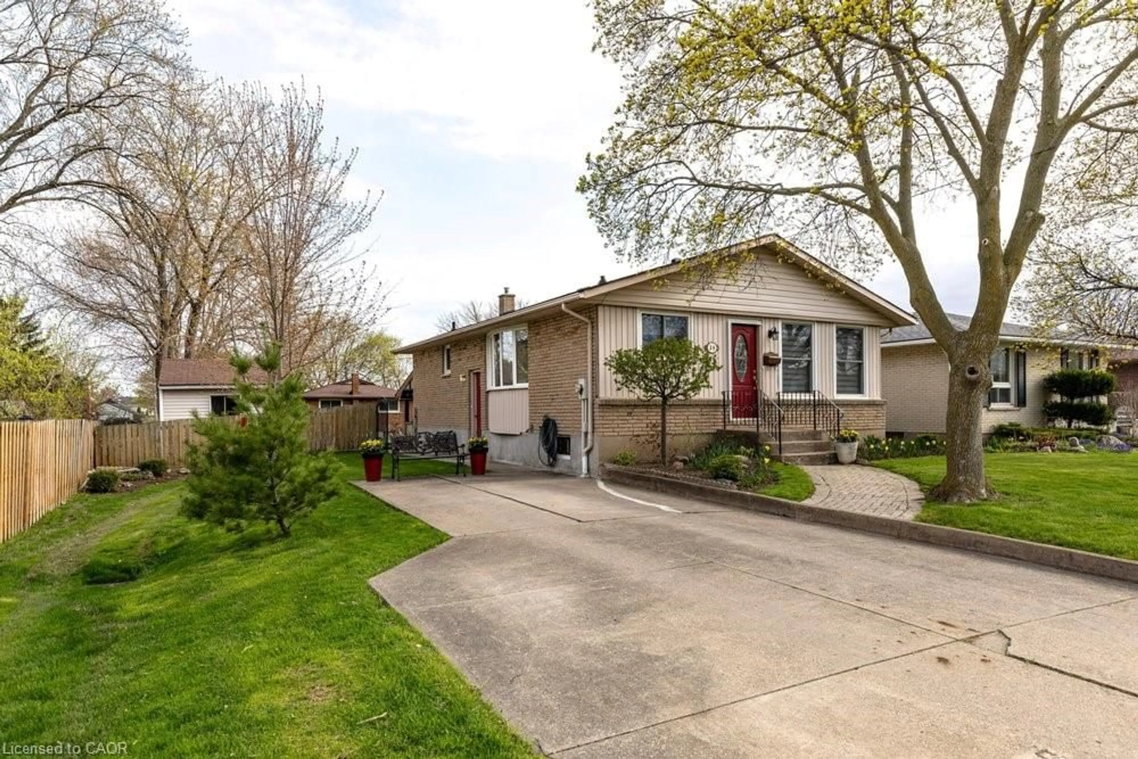 Unknown for 39 Cedardale Ave, St. Catharines Ontario L2P 1B4