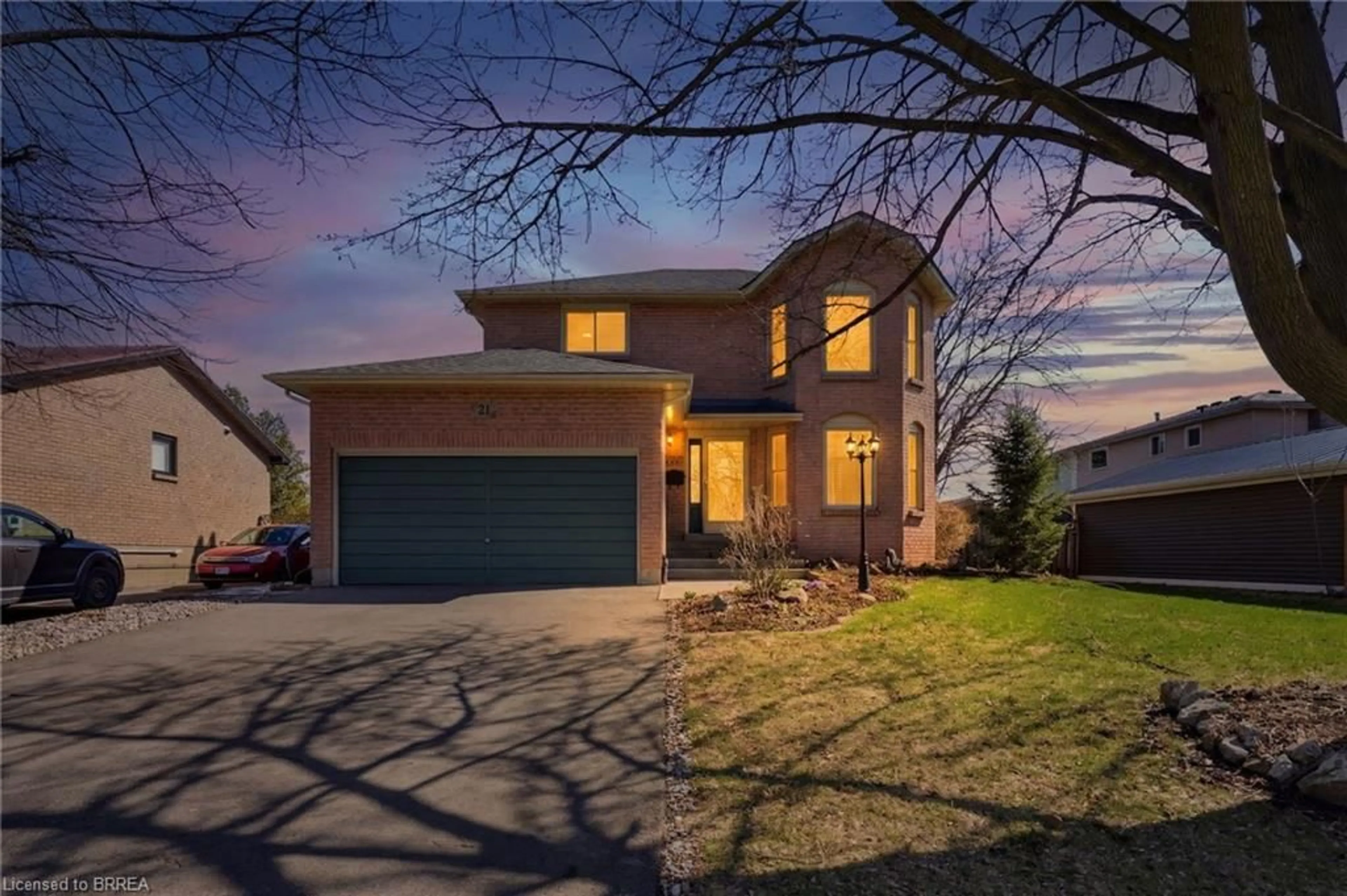 Home with brick exterior material, street for 21 Garden Cres, Paris Ontario N3L 3T3