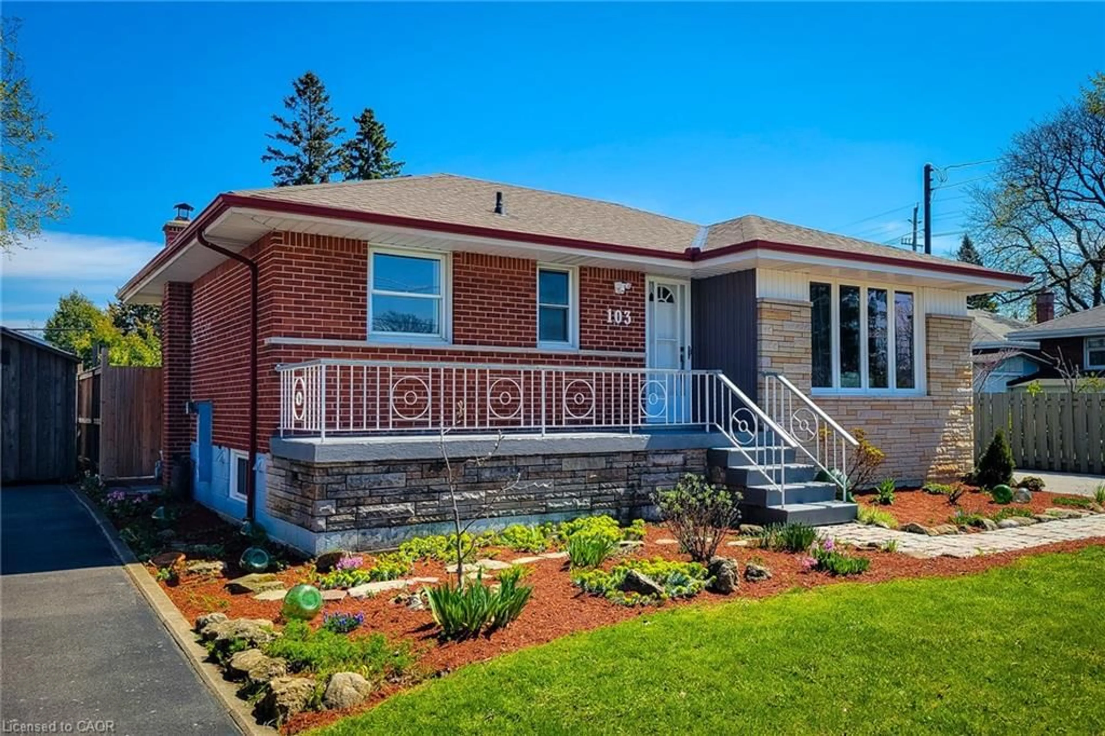 Home with brick exterior material, street for 103 East 45th St, Hamilton Ontario L8T 3J9