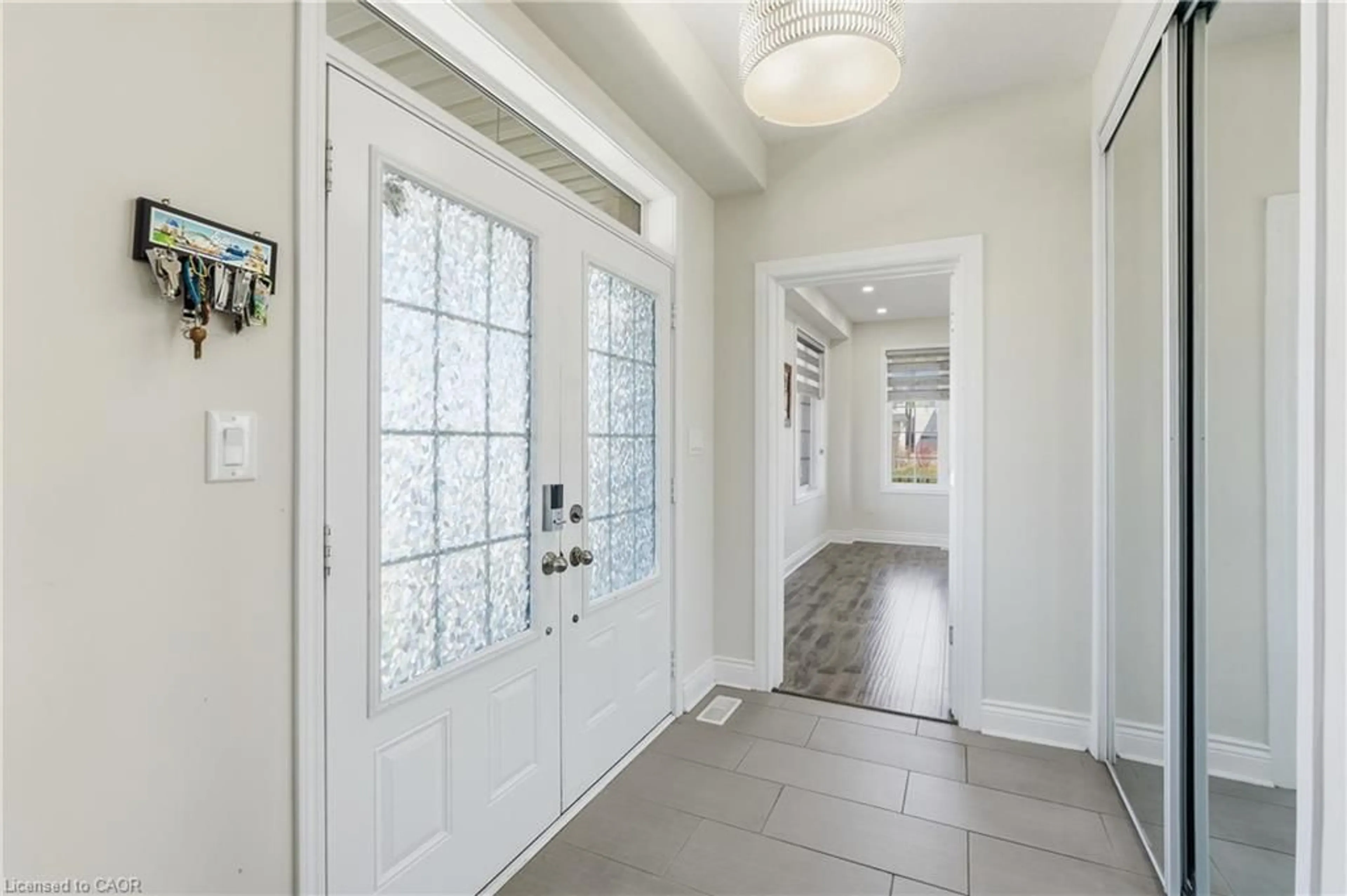 Indoor entryway for 57 Thompson Rd, Caledonia Ontario N3W 0B7