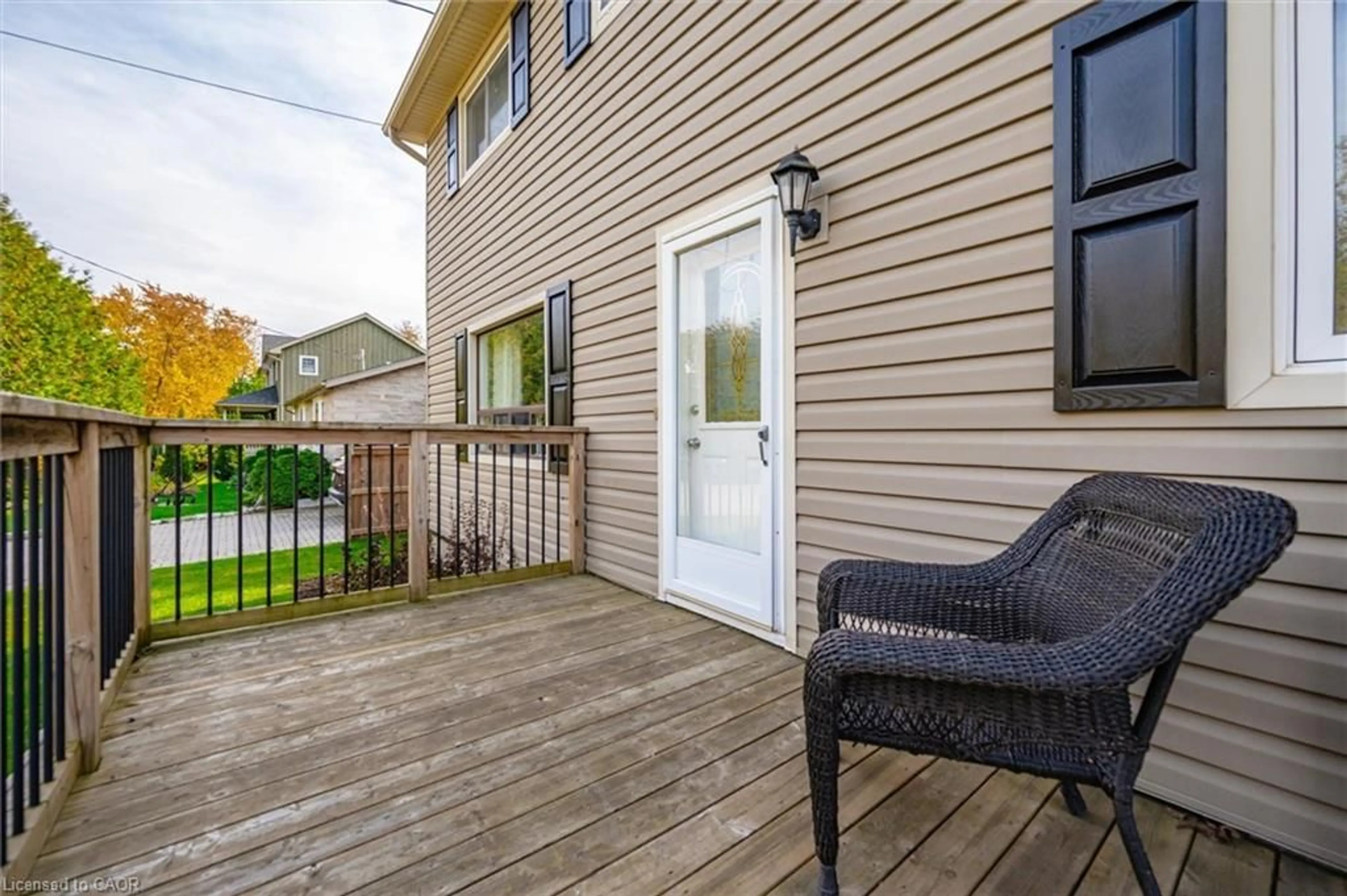 Patio, street for 6548 Beatty Line N, Fergus Ontario N1M 2W3