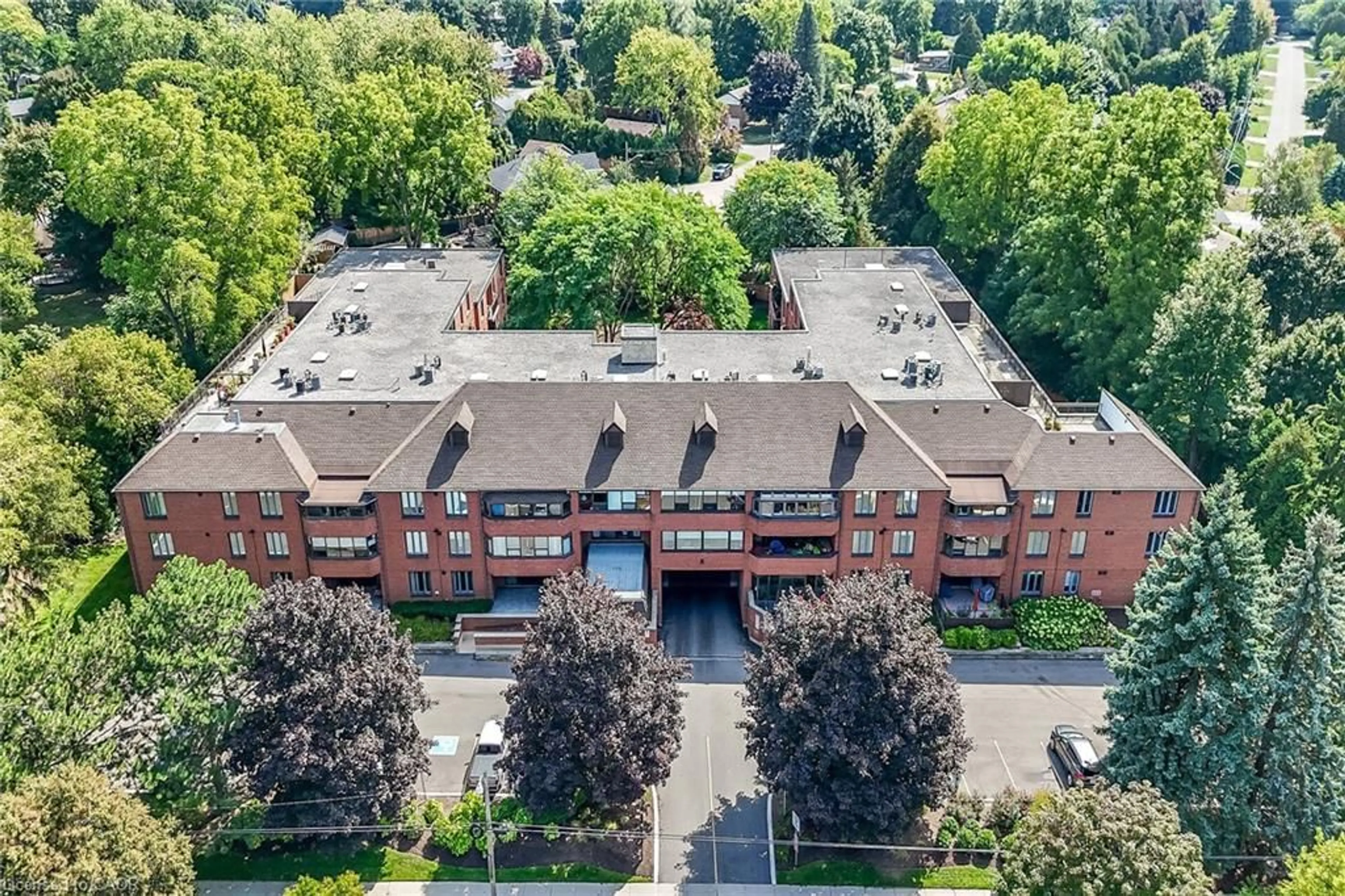 A pic from outside/outdoor area/front of a property/back of a property/a pic from drone, unknown for 150 Wilson St #PH1, Ancaster Ontario L9G 4E7