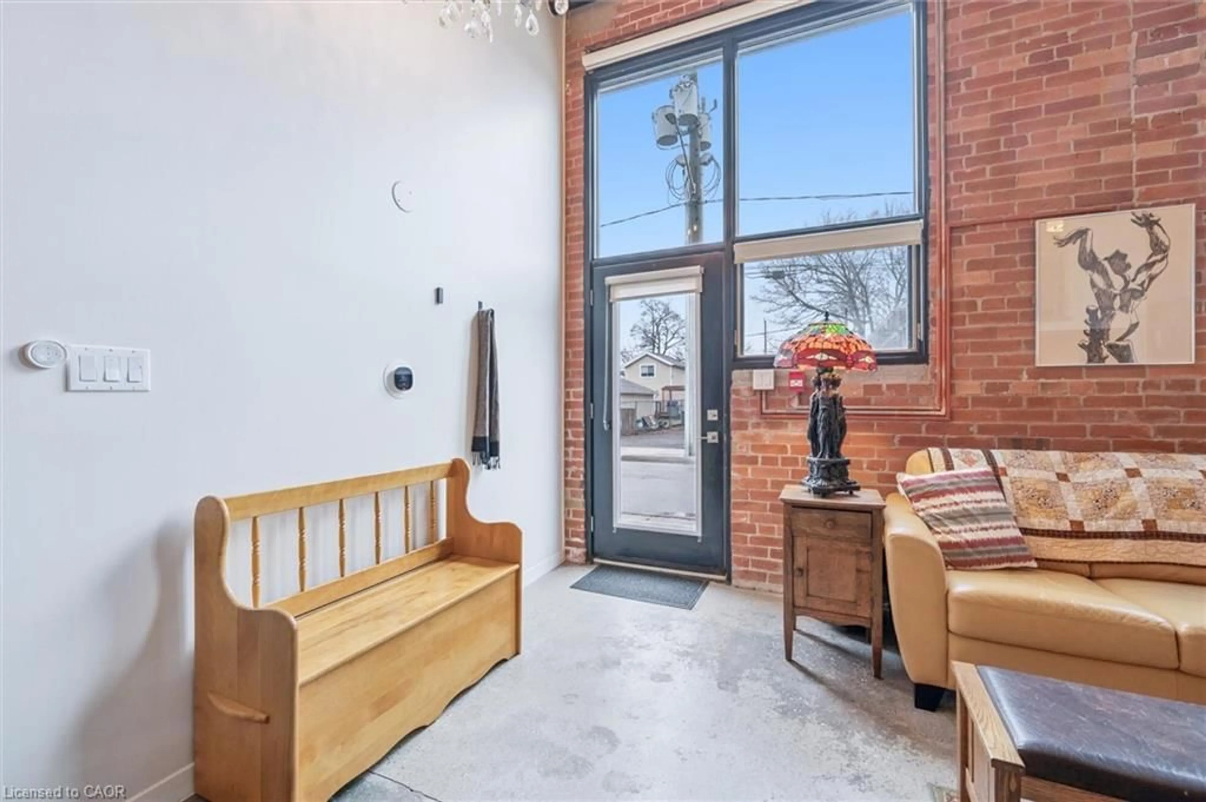 Indoor entryway for 85 Spruce St #106, Cambridge Ontario N1R 4K4