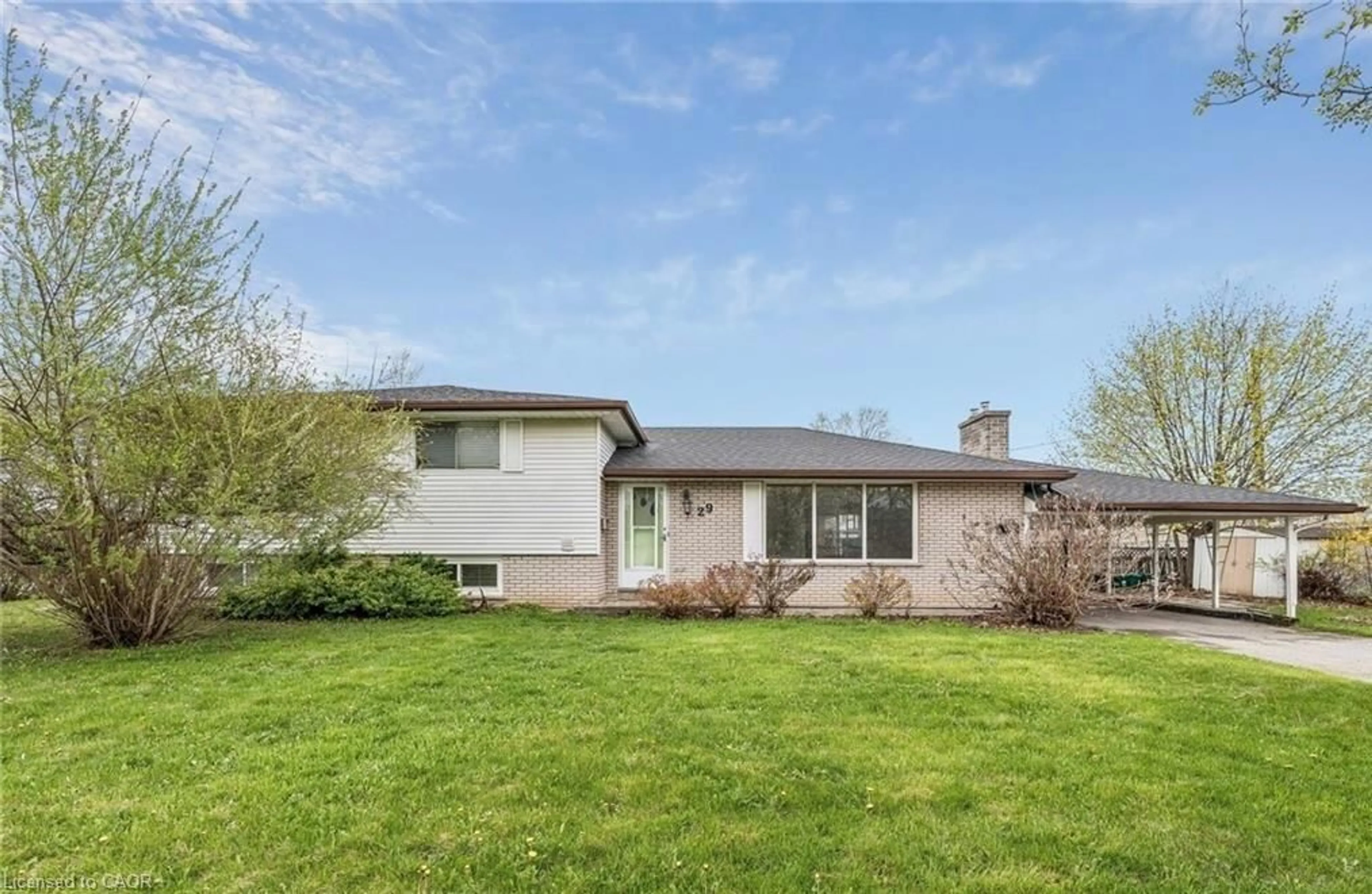 Home with brick exterior material, unknown for 29 Heather Crt, Welland Ontario L3C 4P8