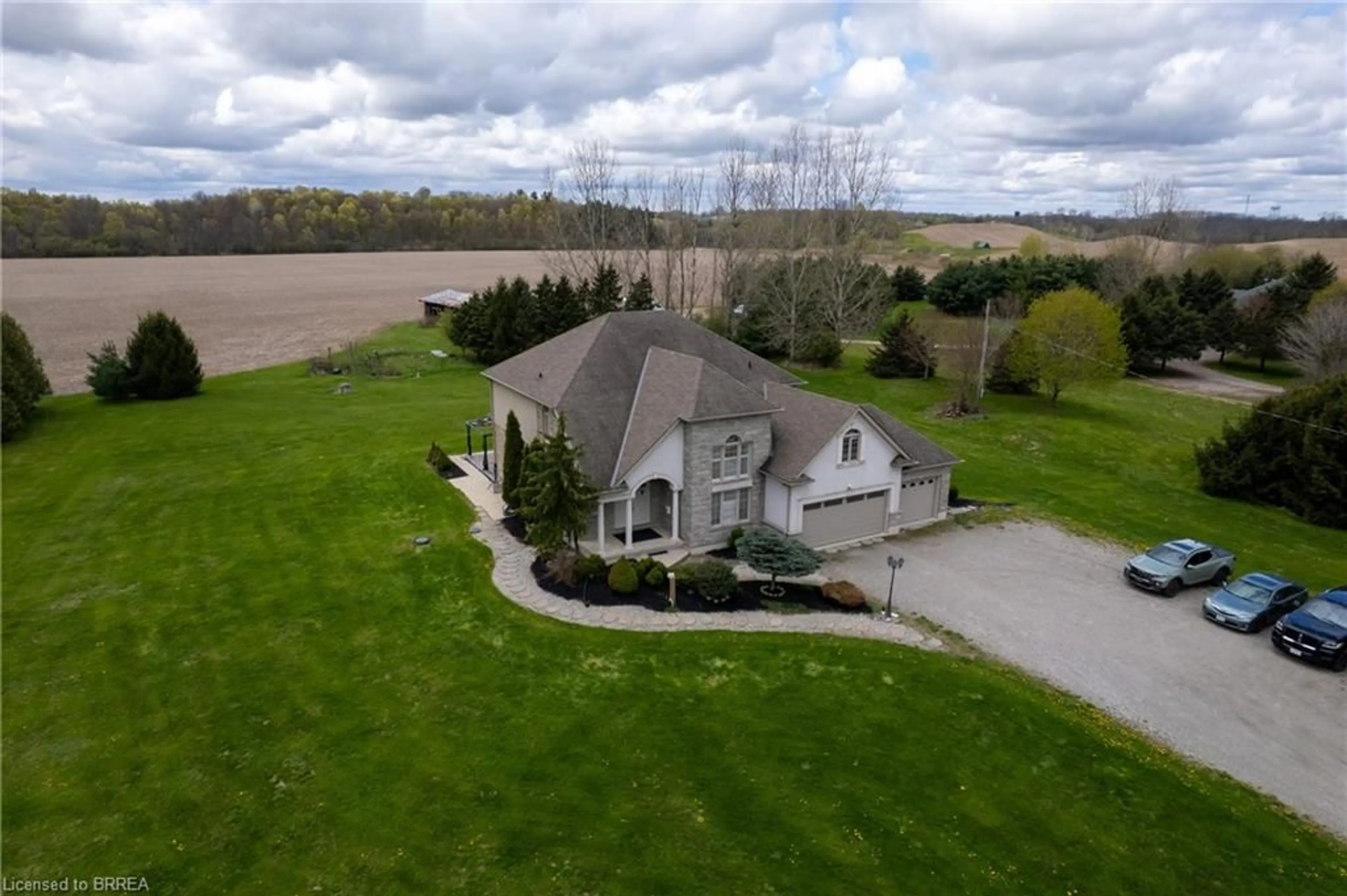 A pic from outside/outdoor area/front of a property/back of a property/a pic from drone, water/lake/river/ocean view for 95 Brant School Rd, Brantford Ontario N3T 5L4