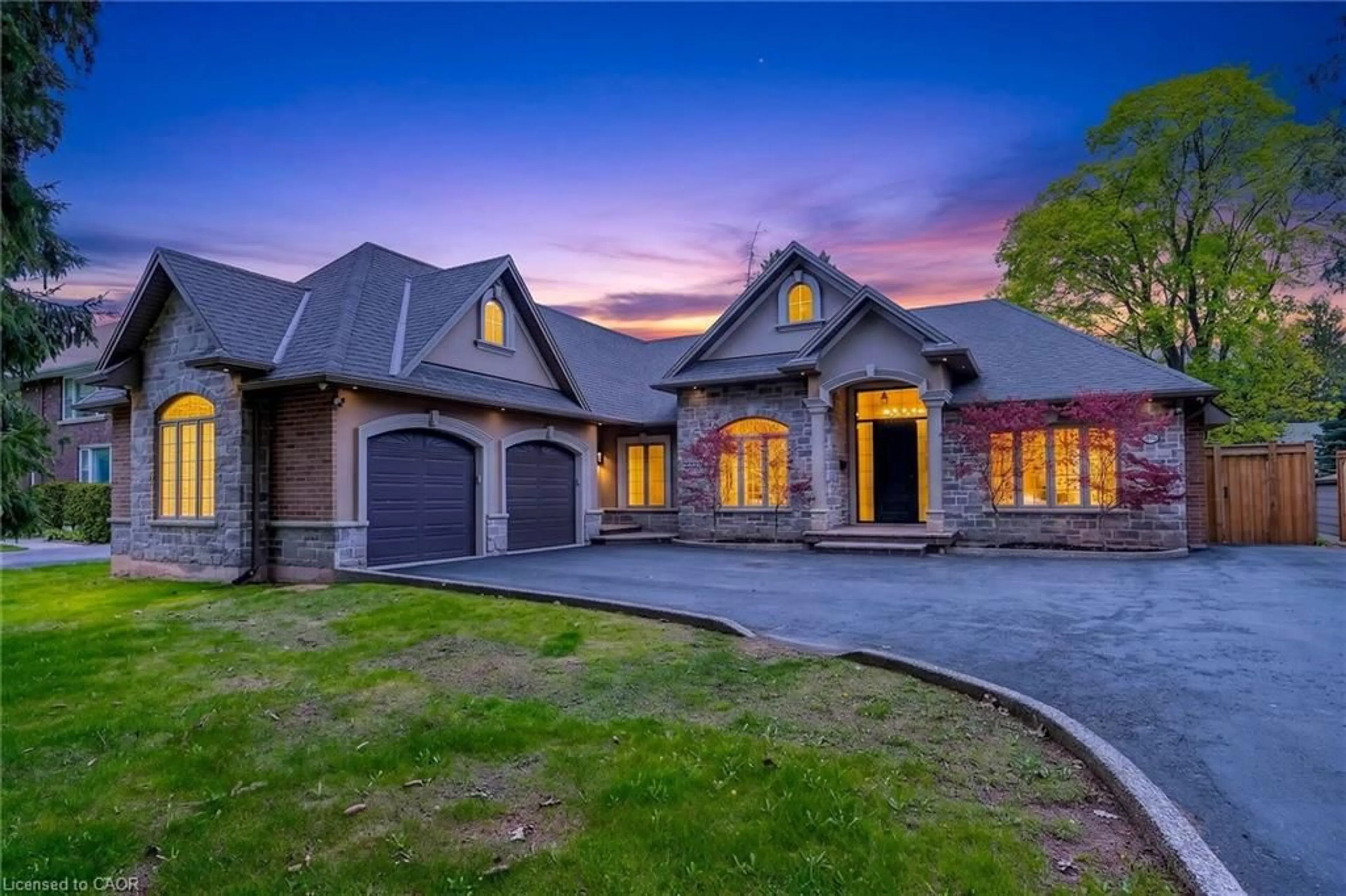 Home with brick exterior material, street for 775 King Rd, Burlington Ontario L7T 3K7