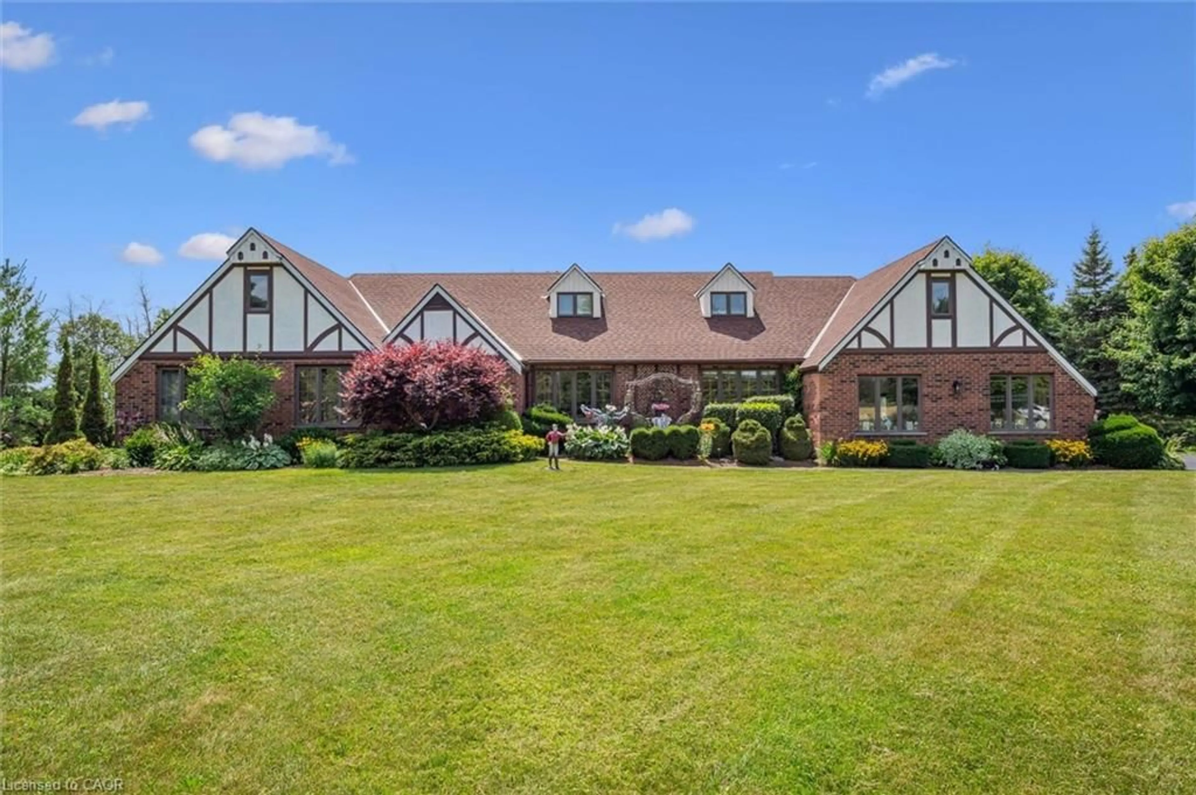 A pic from outside/outdoor area/front of a property/back of a property/a pic from drone, unknown for 5792 8th Line, Ariss Ontario N0B 1B0