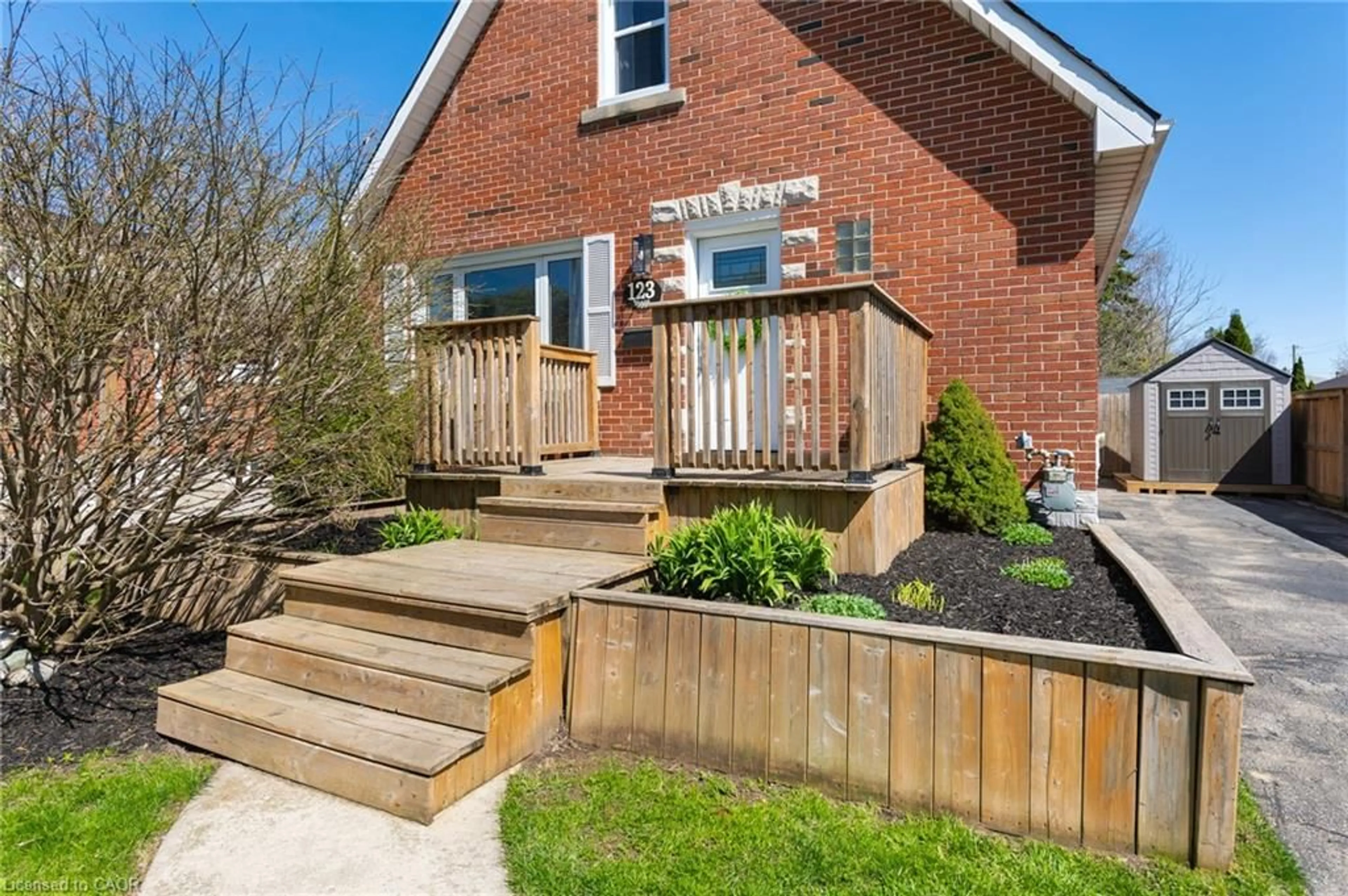 Home with brick exterior material, street for 123 Fifth Ave, Kitchener Ontario N2C 1P5