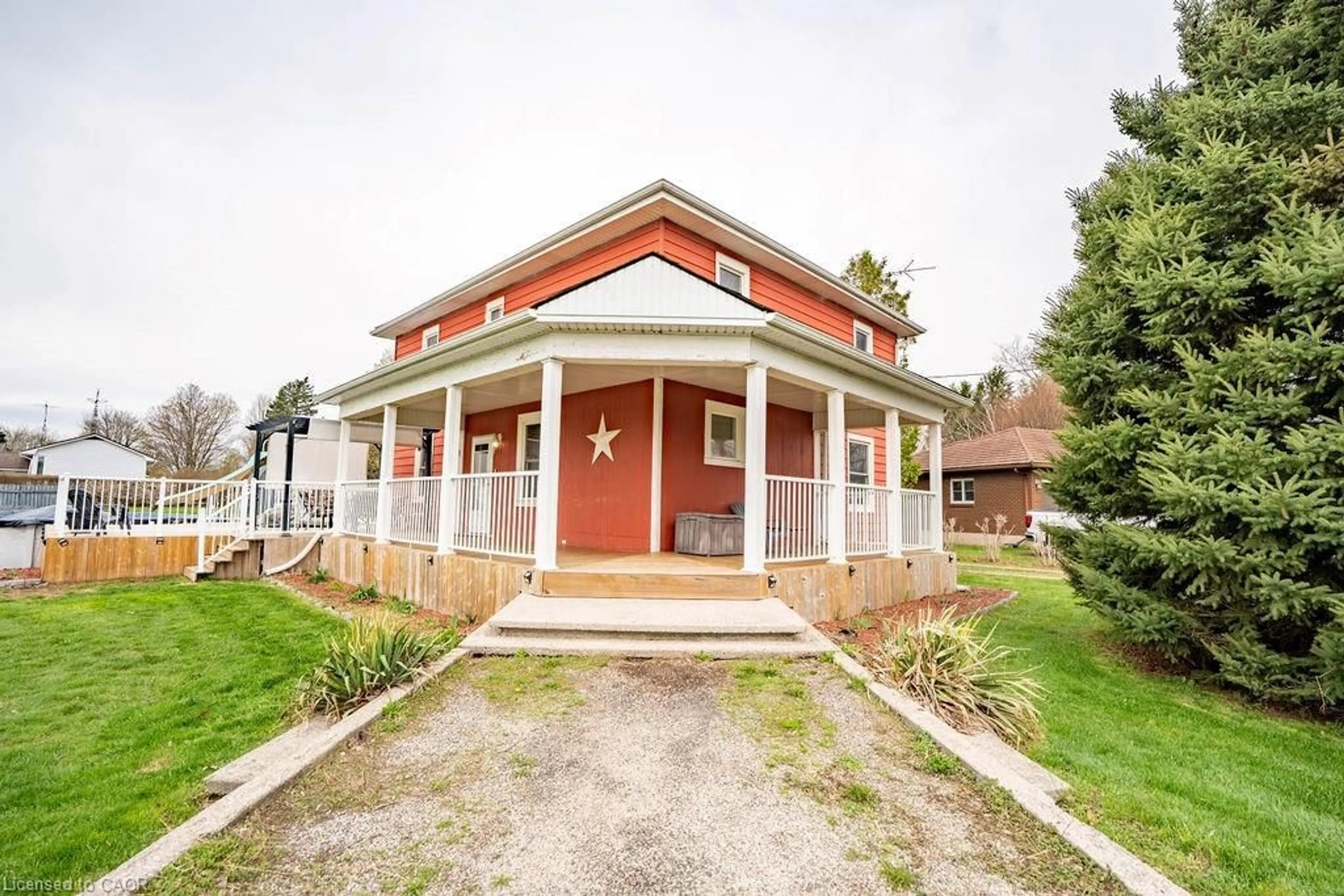 Home with brick exterior material, building for 1991 Brantford Road 4, Vanessa Ontario N0E 1V0