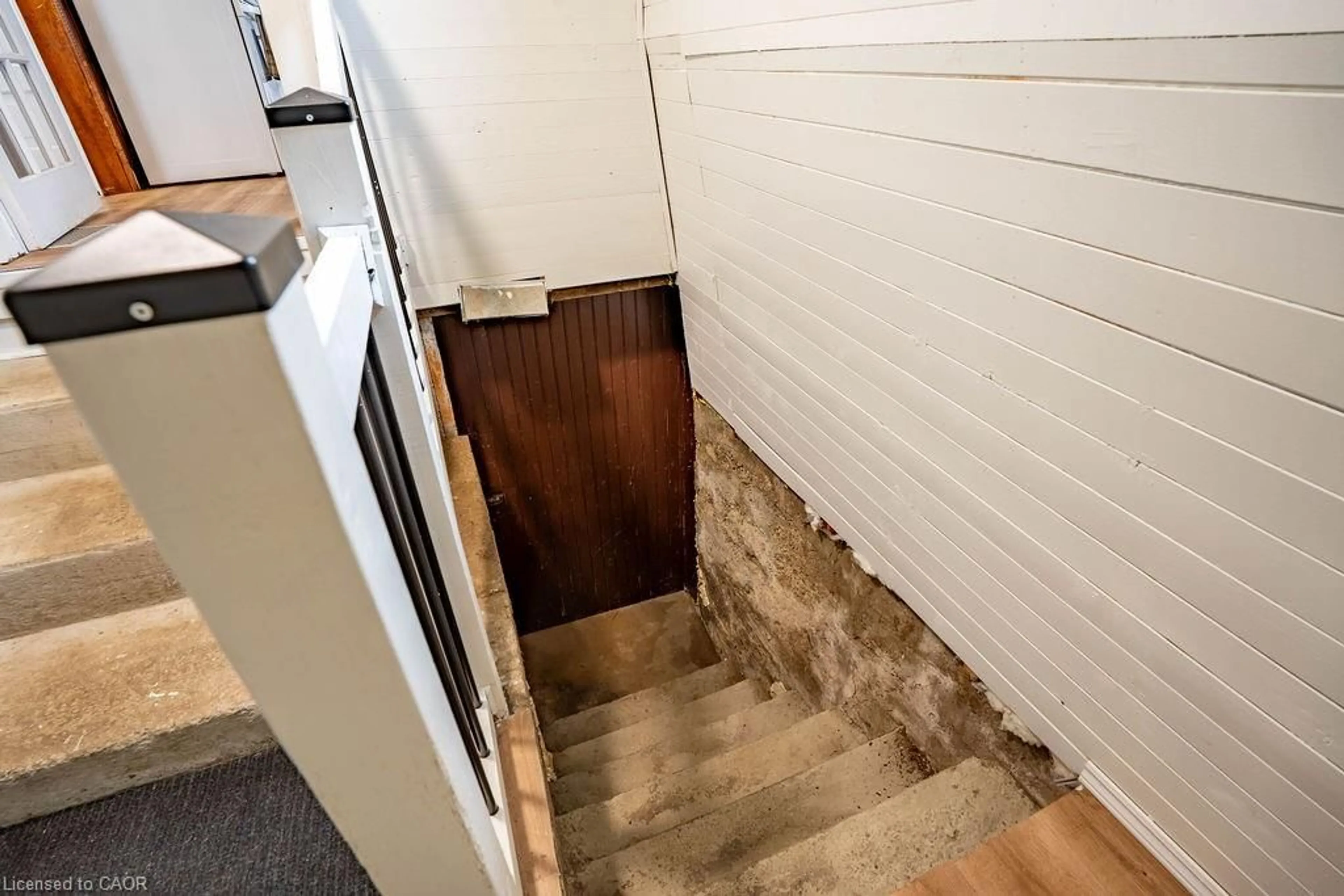 Stairs for 1991 Brantford Road 4, Vanessa Ontario N0E 1V0
