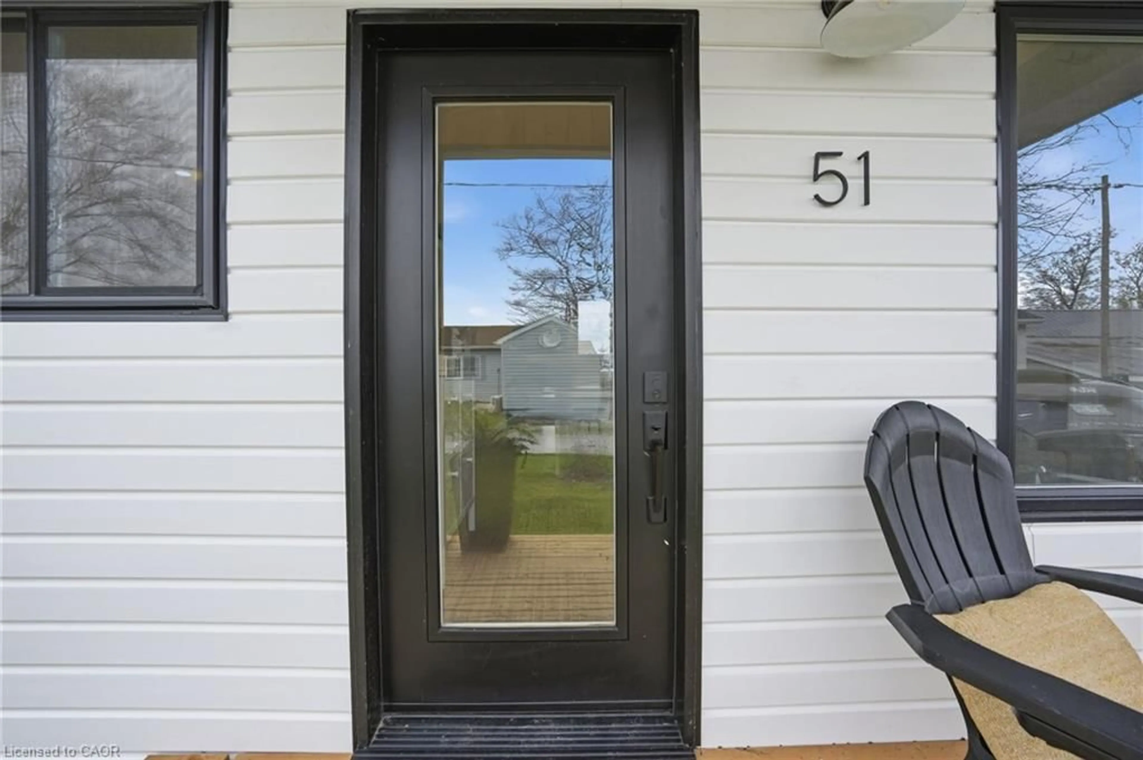 Indoor entryway for 51 Vola Beach Lane, Haldimand County Ontario N0A 1P0