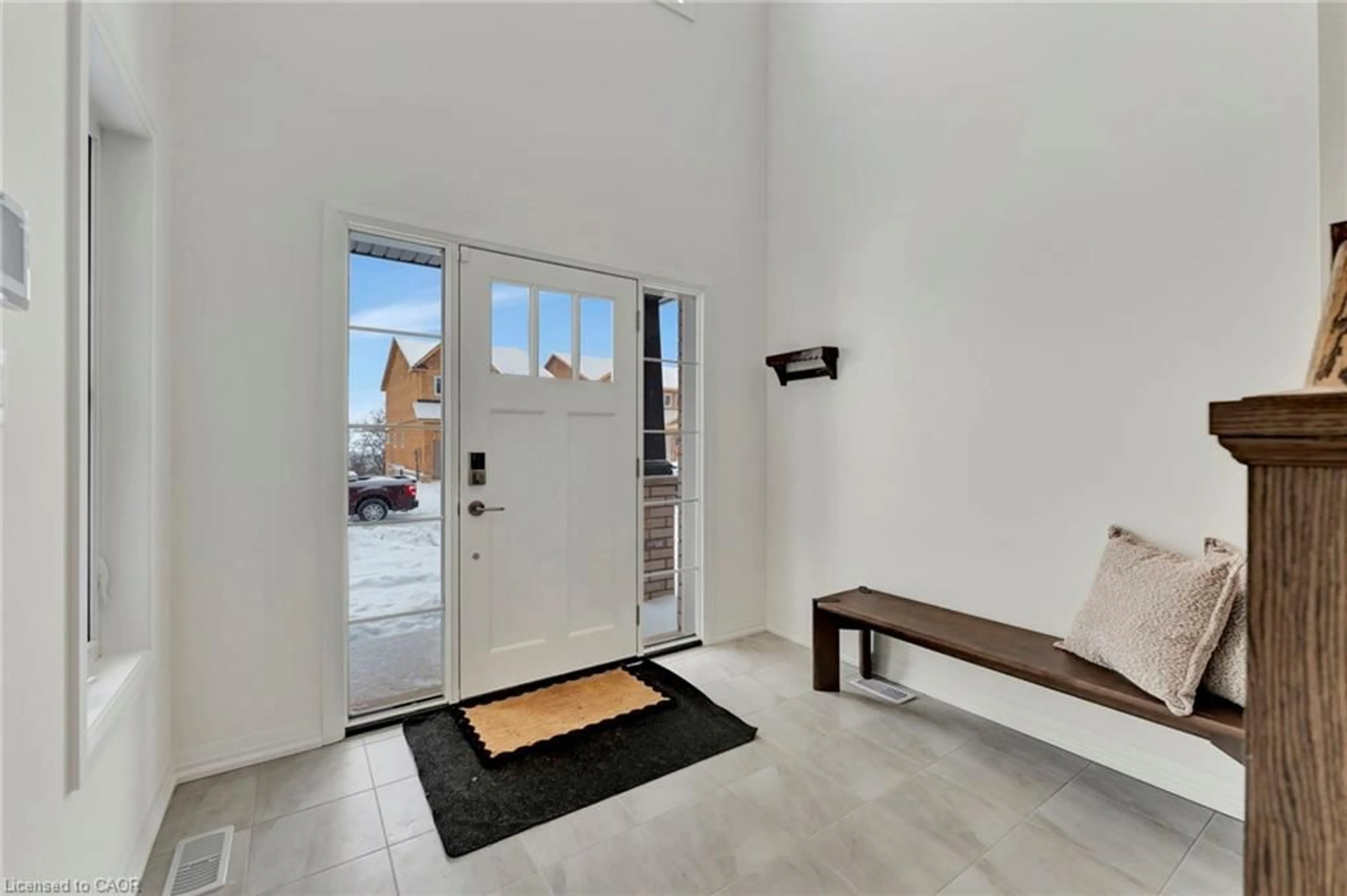 Indoor entryway for 49 Willson Dr, Thorold Ontario L2V 0G7