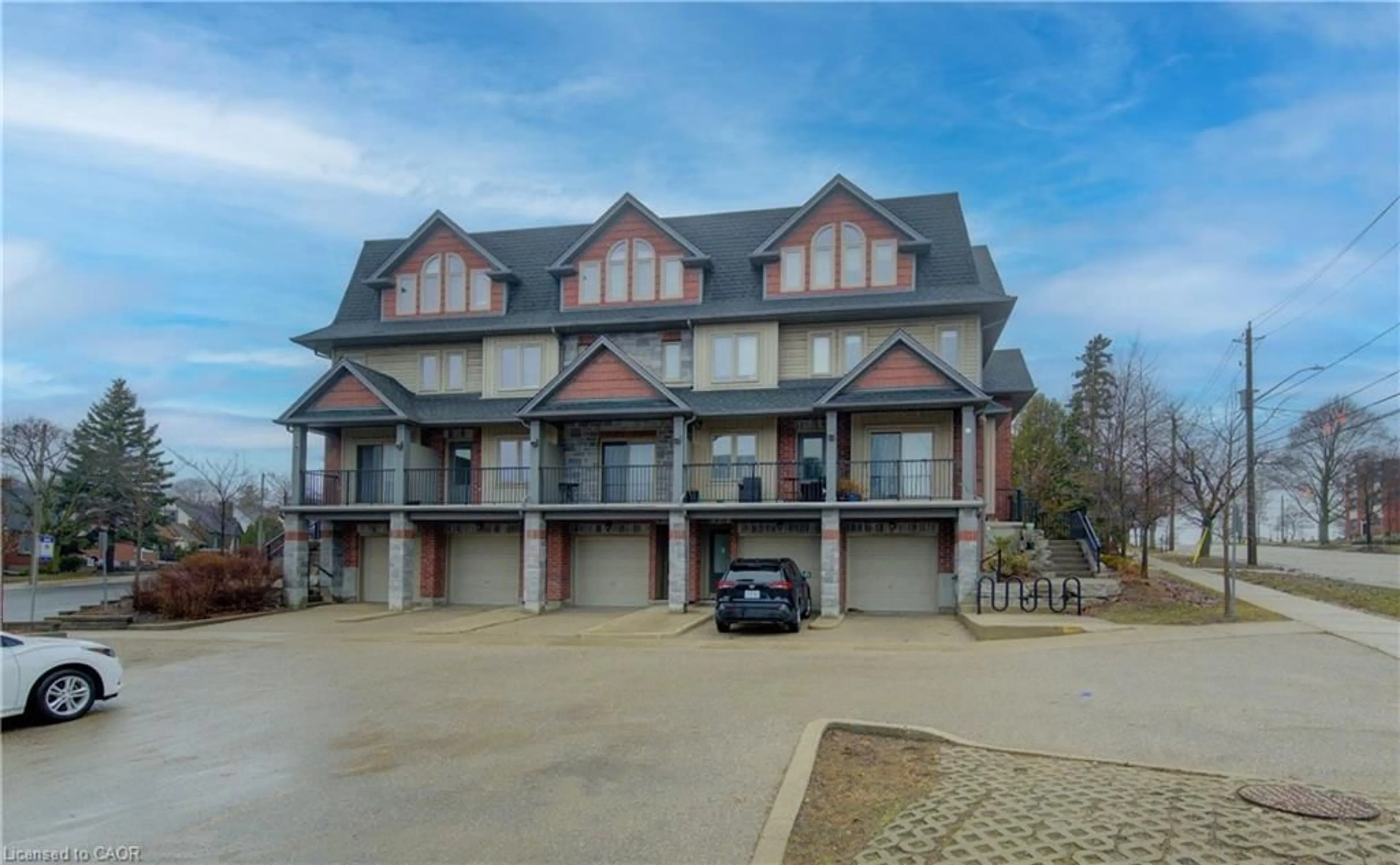 A pic from outside/outdoor area/front of a property/back of a property/a pic from drone, unknown for 487 East Ave #2, Kitchener Ontario N2H 0A8