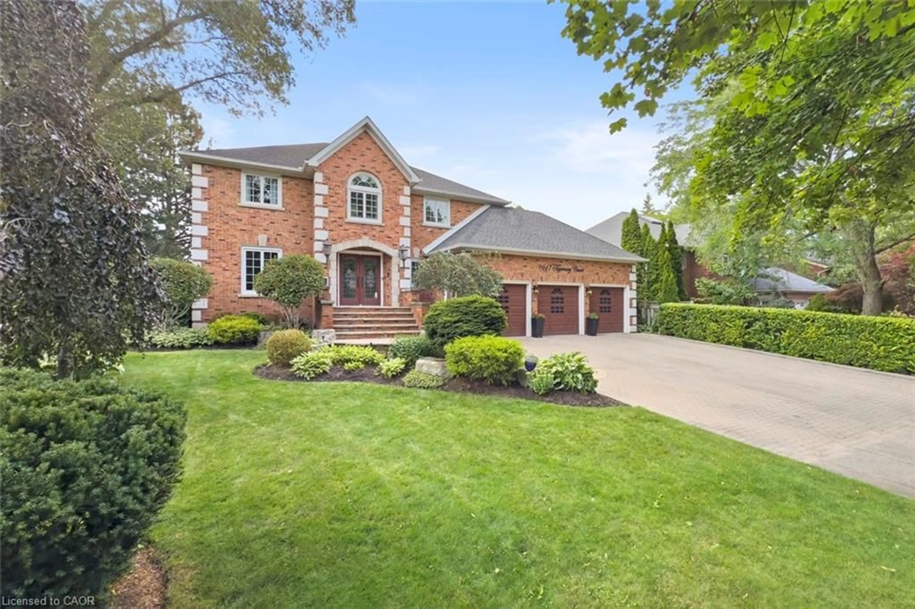 Home with brick exterior material, street for 1617 Tipperary Crt, Mississauga Ontario L5H 3Z5