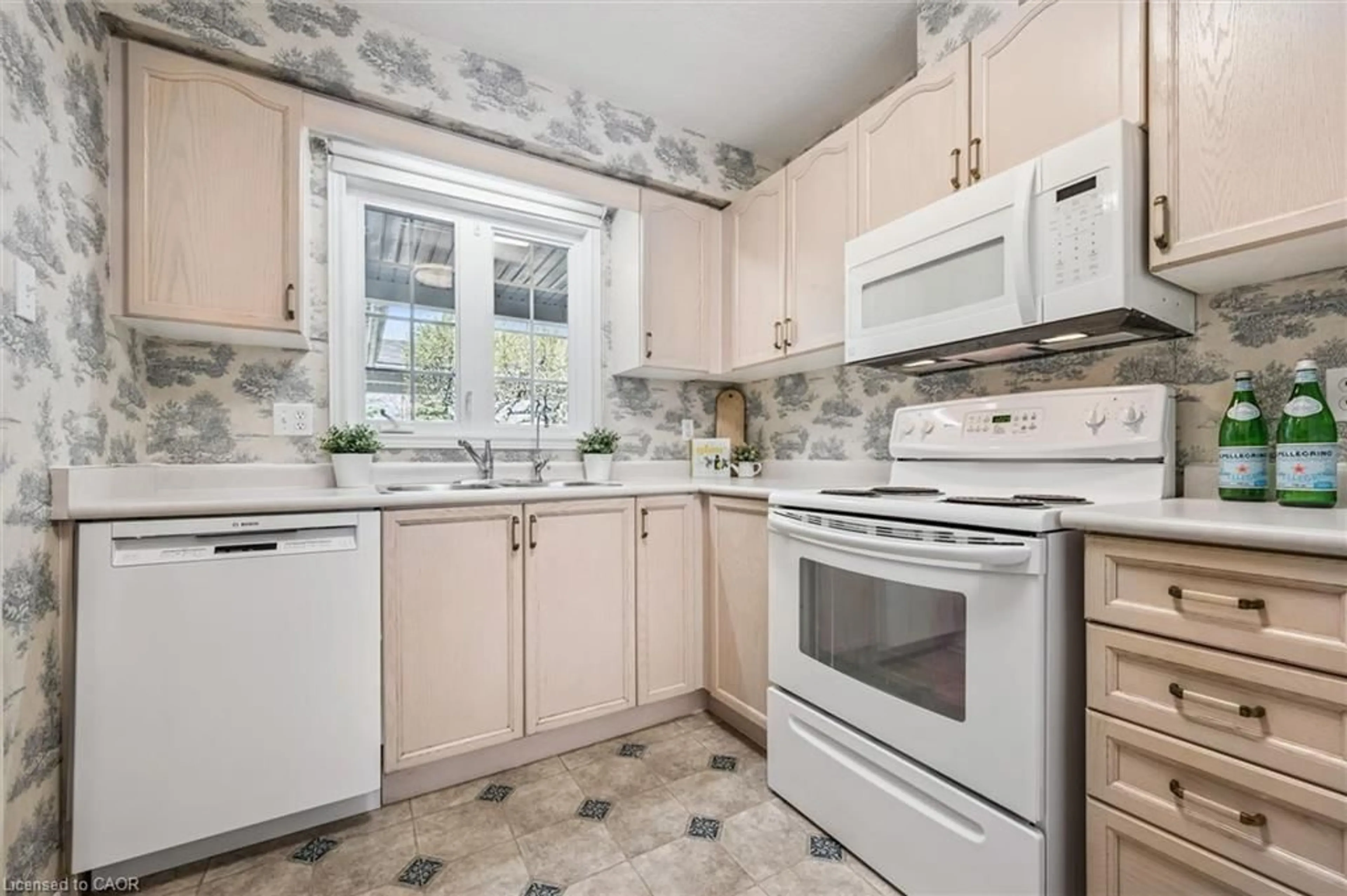 Standard kitchen, ceramic/tile floor for 21 Foell St #6, Baden Ontario N3A 2V6