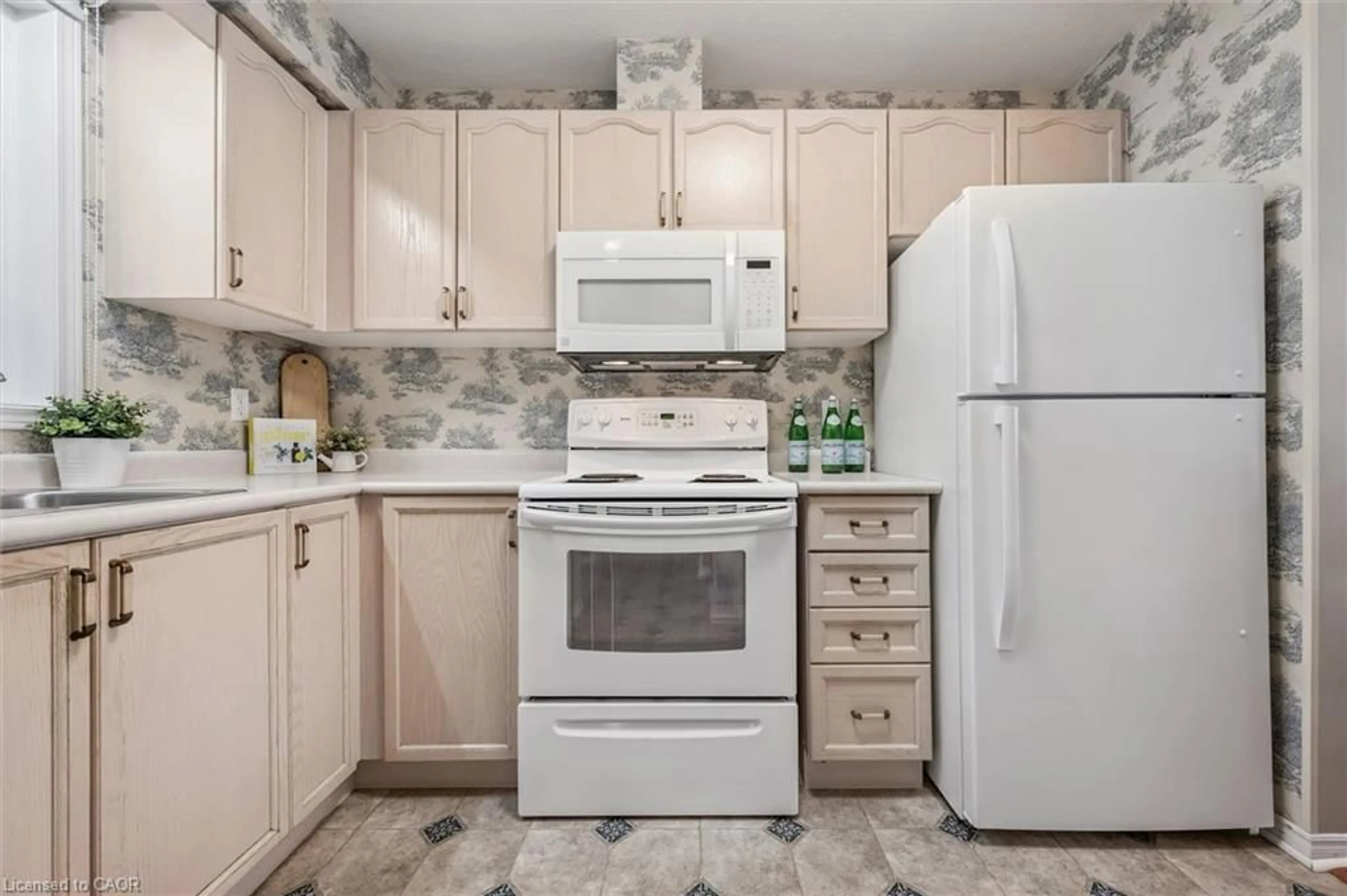 Standard kitchen, ceramic/tile floor for 21 Foell St #6, Baden Ontario N3A 2V6