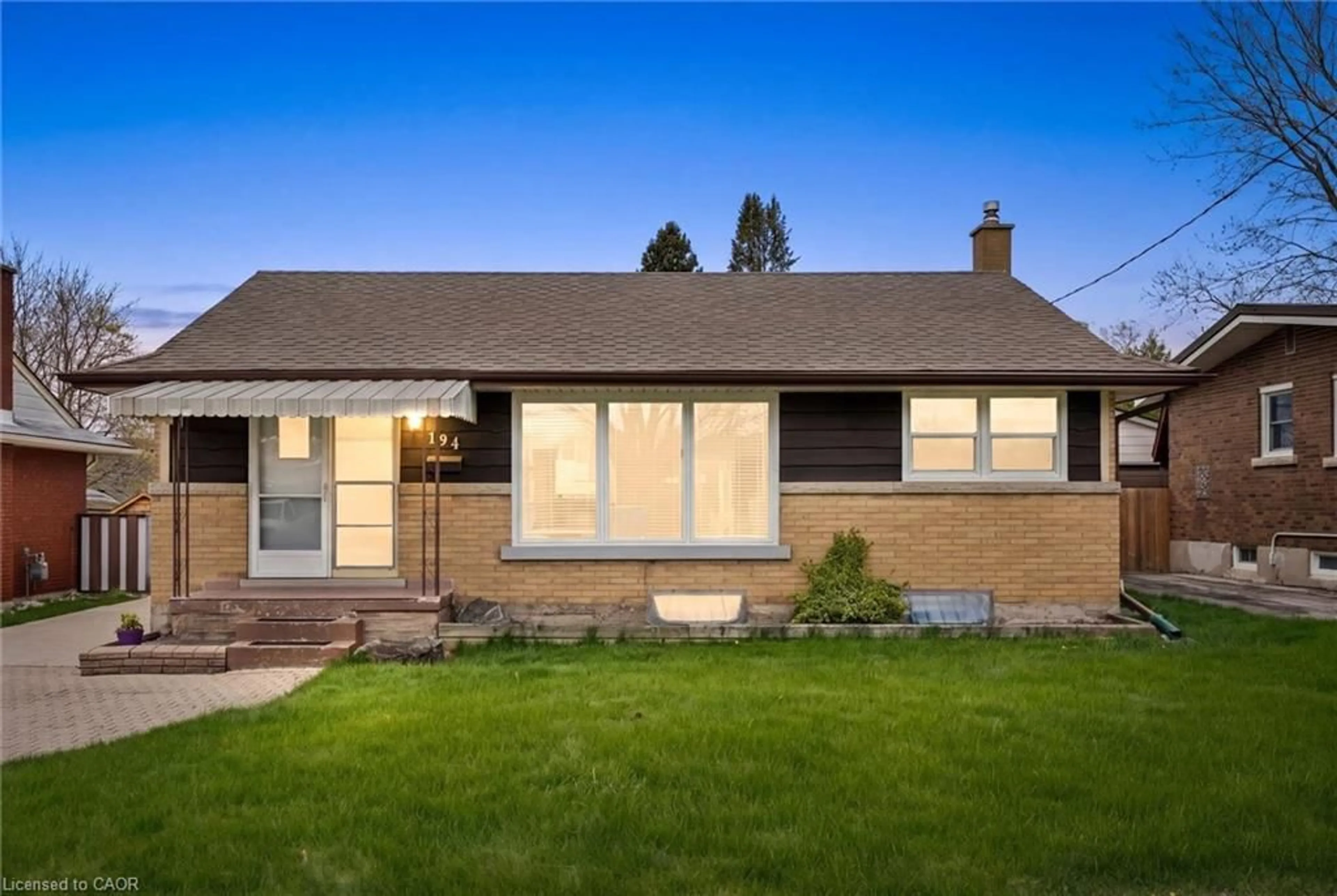 Home with vinyl exterior material, street for 194 Franklin St, Kitchener Ontario N2C 1R7