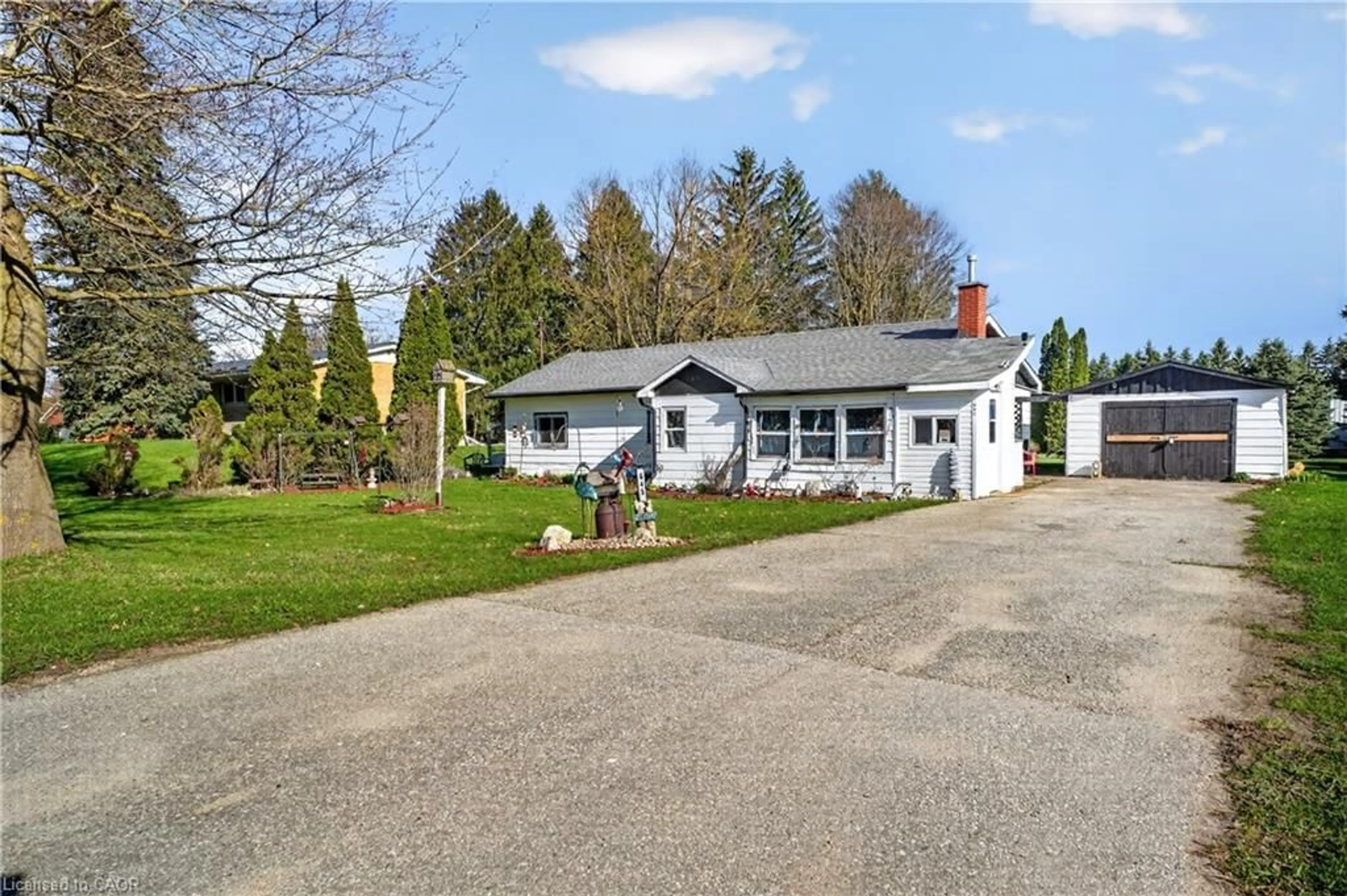 Unknown for 645 Queen St, Mount Forest Ontario N0G 2L1