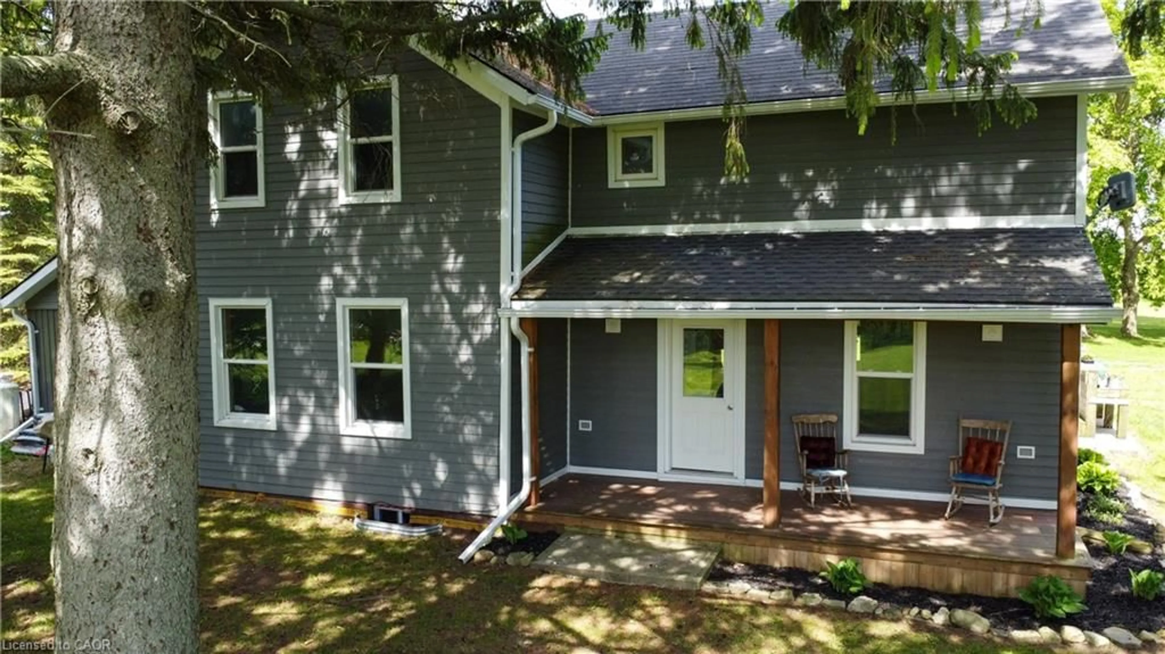 Home with vinyl exterior material, street for 86561 London Rd, North Huron (Twp) Ontario N0G 2W0