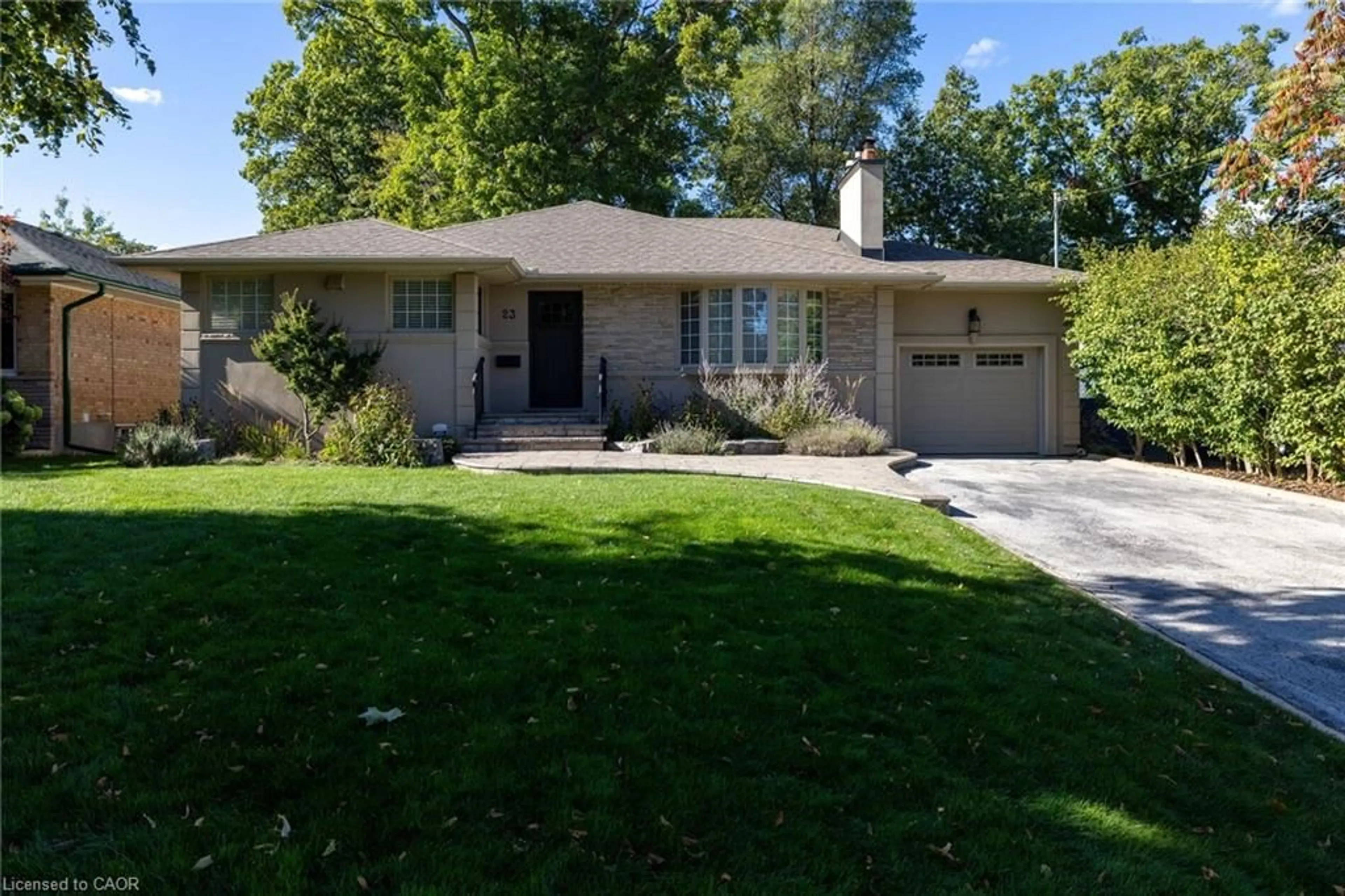 Home with brick exterior material, street for 23 Glenmanor Dr, Oakville Ontario L6K 2B3