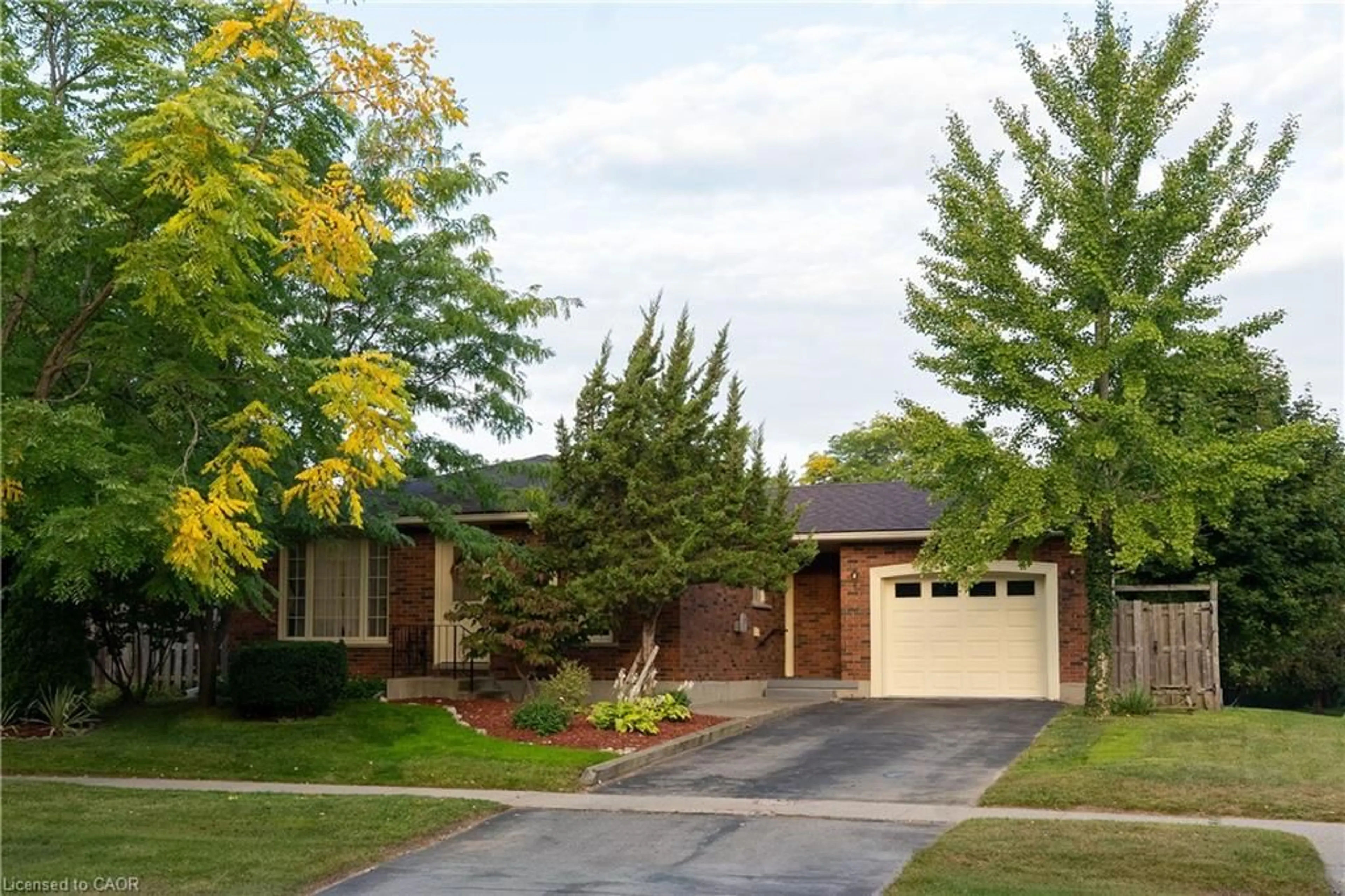 Home with brick exterior material, street for 32 Donly Dr, Simcoe Ontario N3Y 4Z8