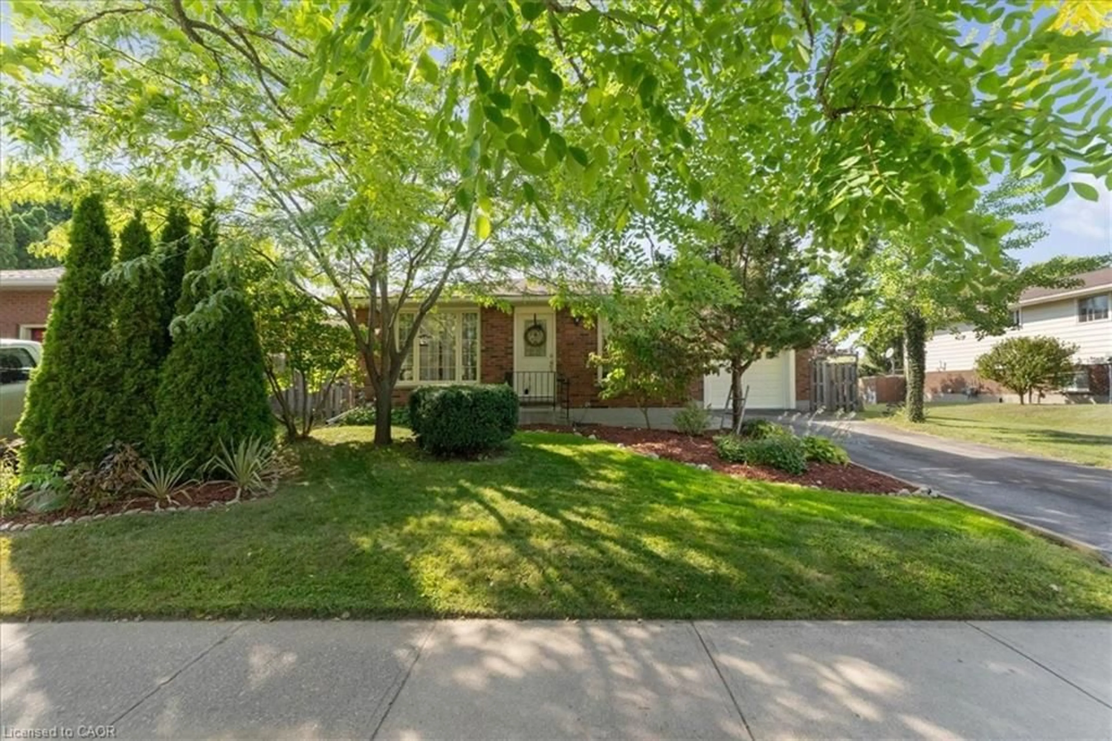 Home with brick exterior material, street for 32 Donly Dr, Simcoe Ontario N3Y 4Z8